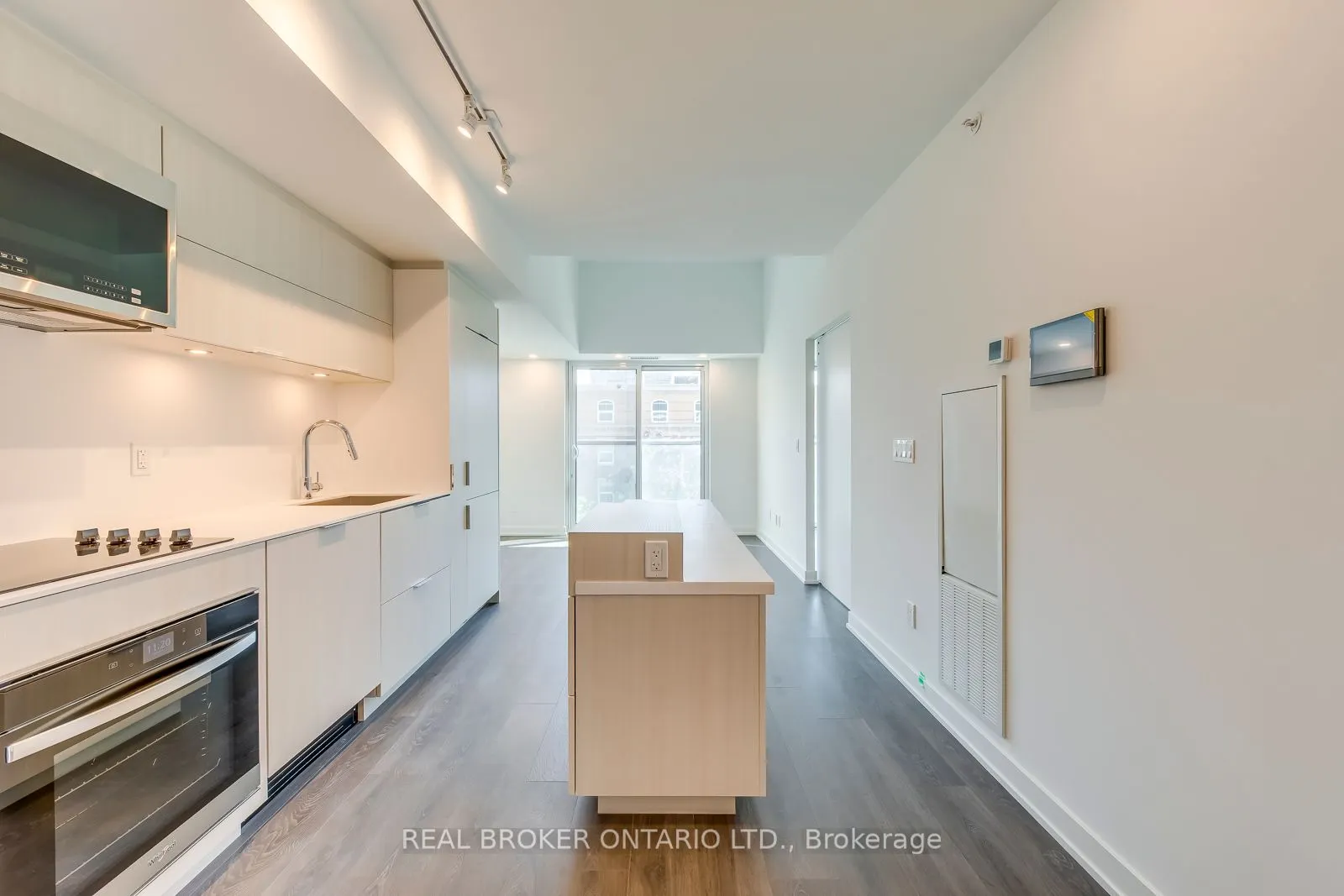 370 Martha Street, #303