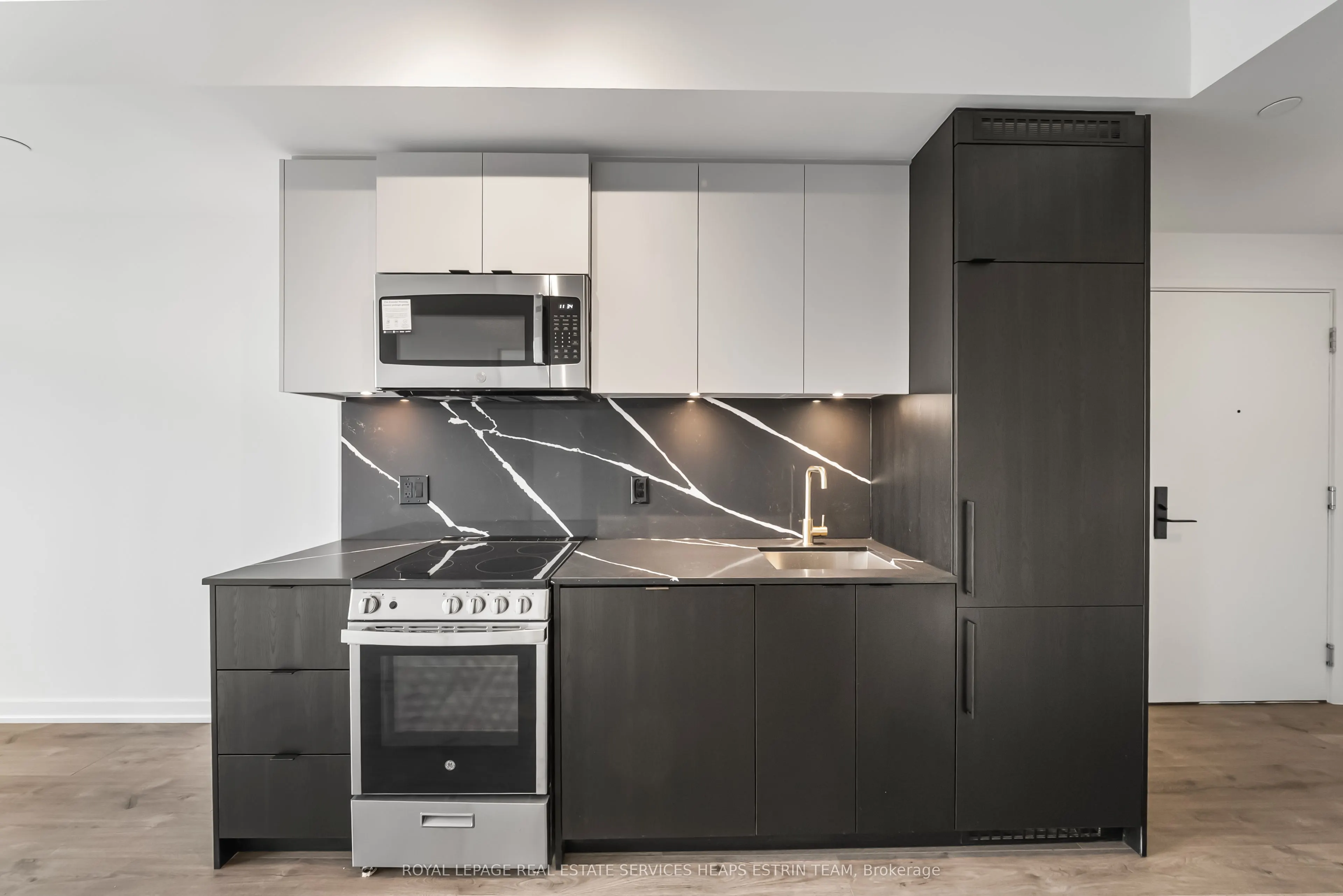 1182 king Street West Street, #1023