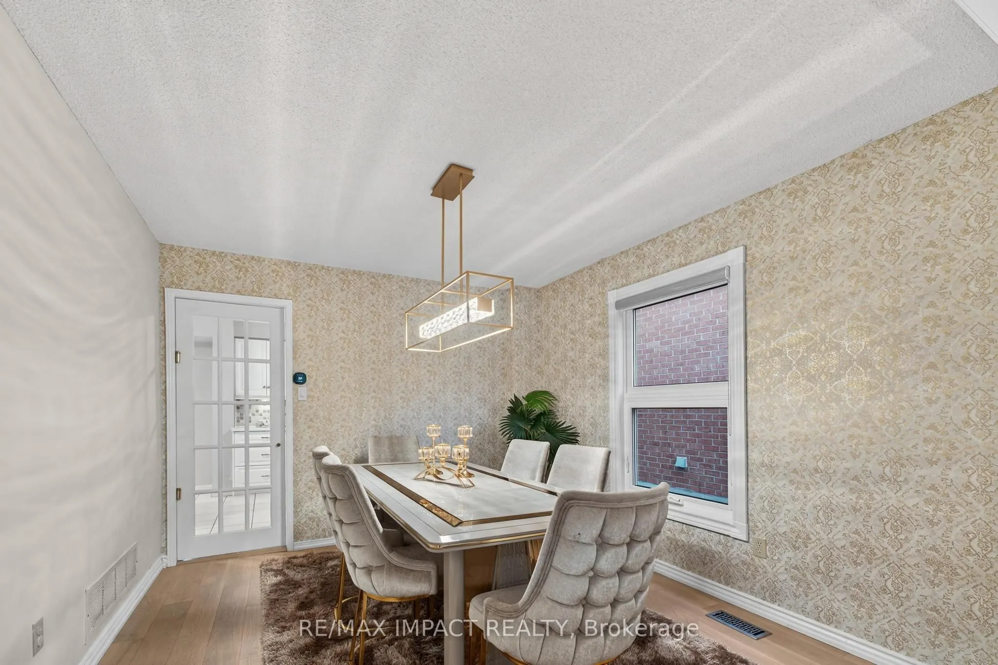 4086 Rossland Crescent