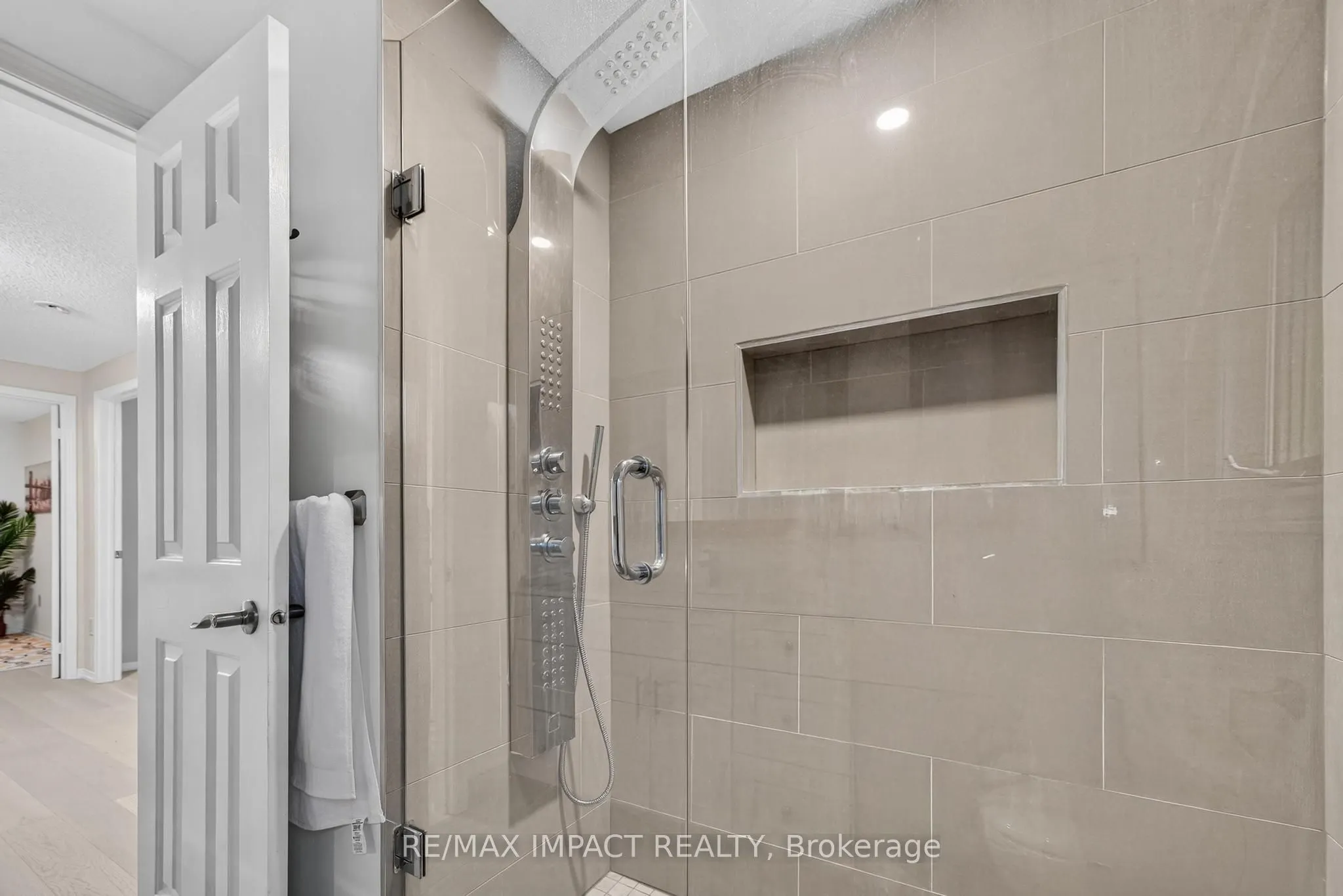 4086 Rossland Crescent