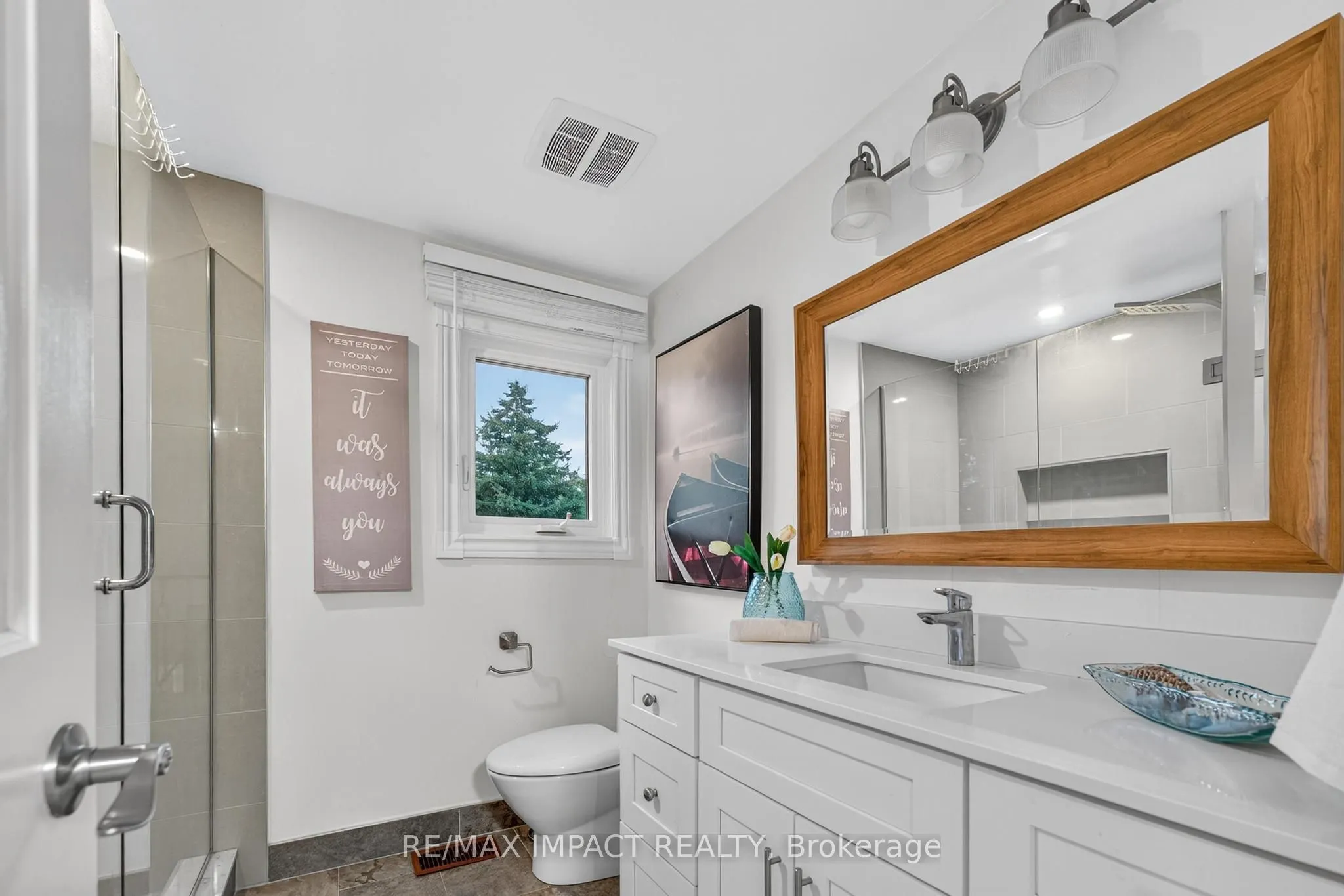 4086 Rossland Crescent
