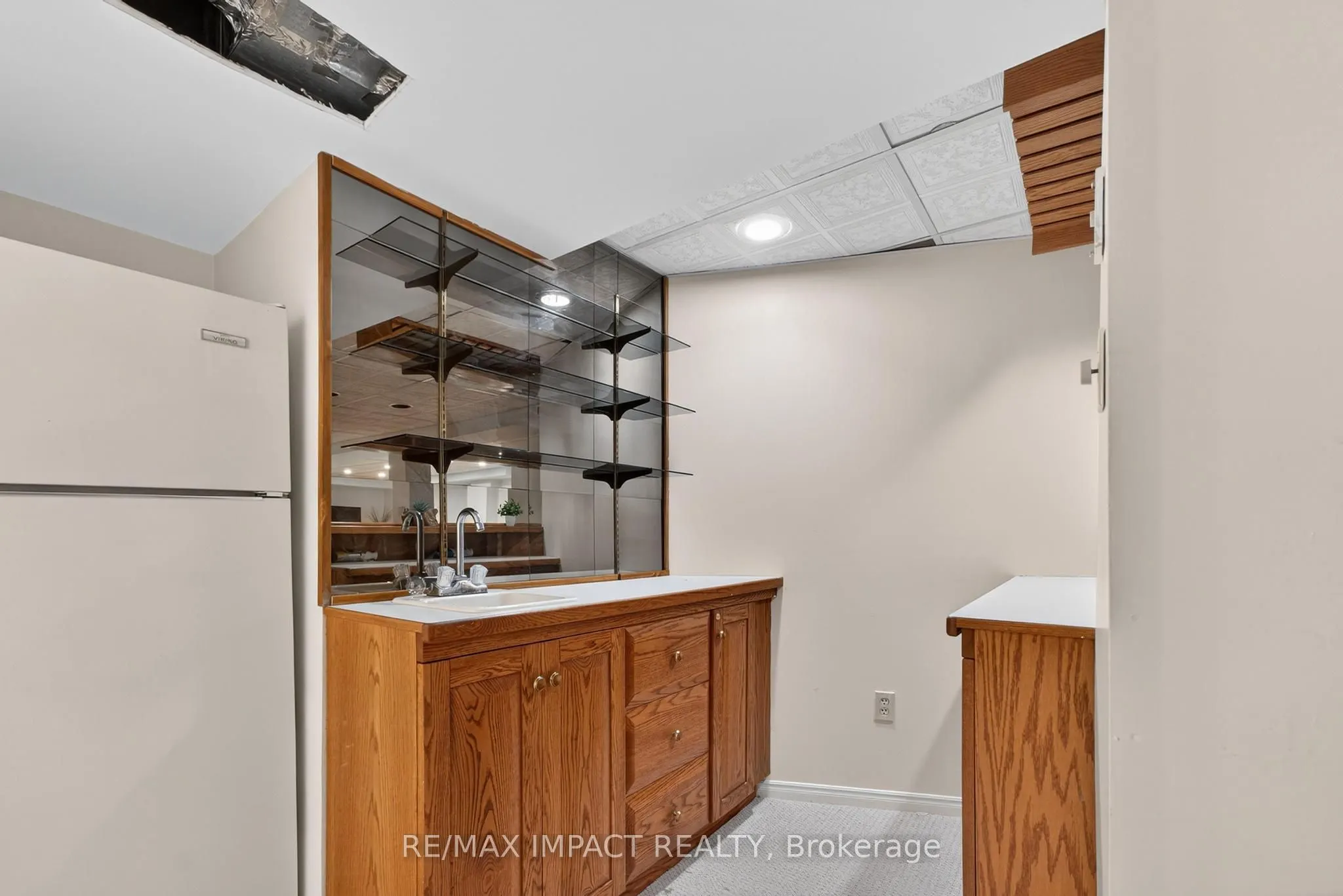 4086 Rossland Crescent