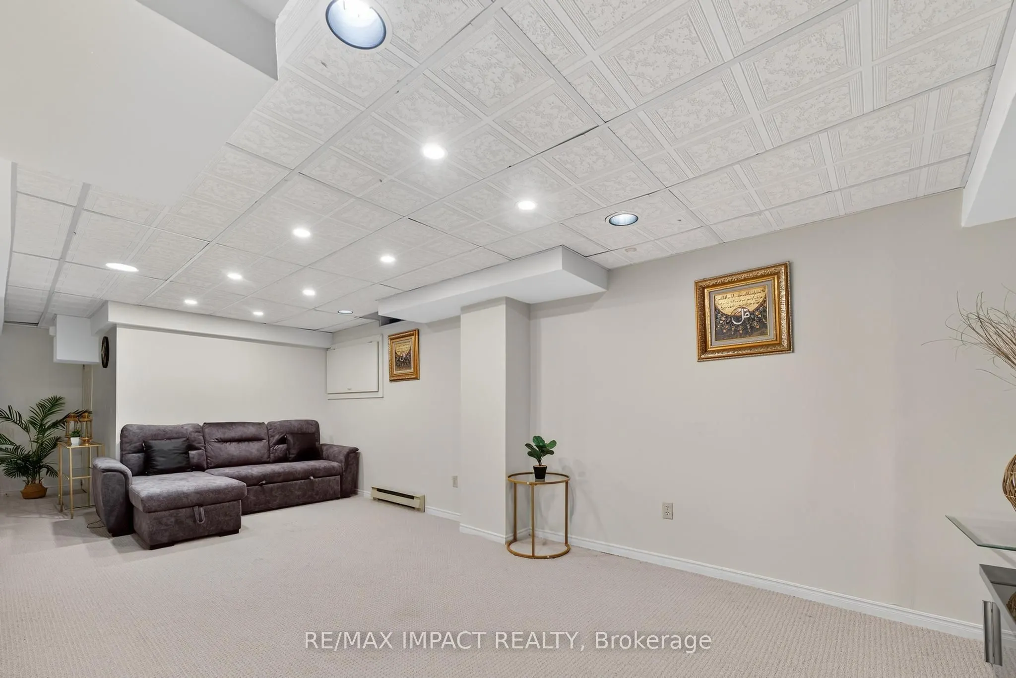 4086 Rossland Crescent