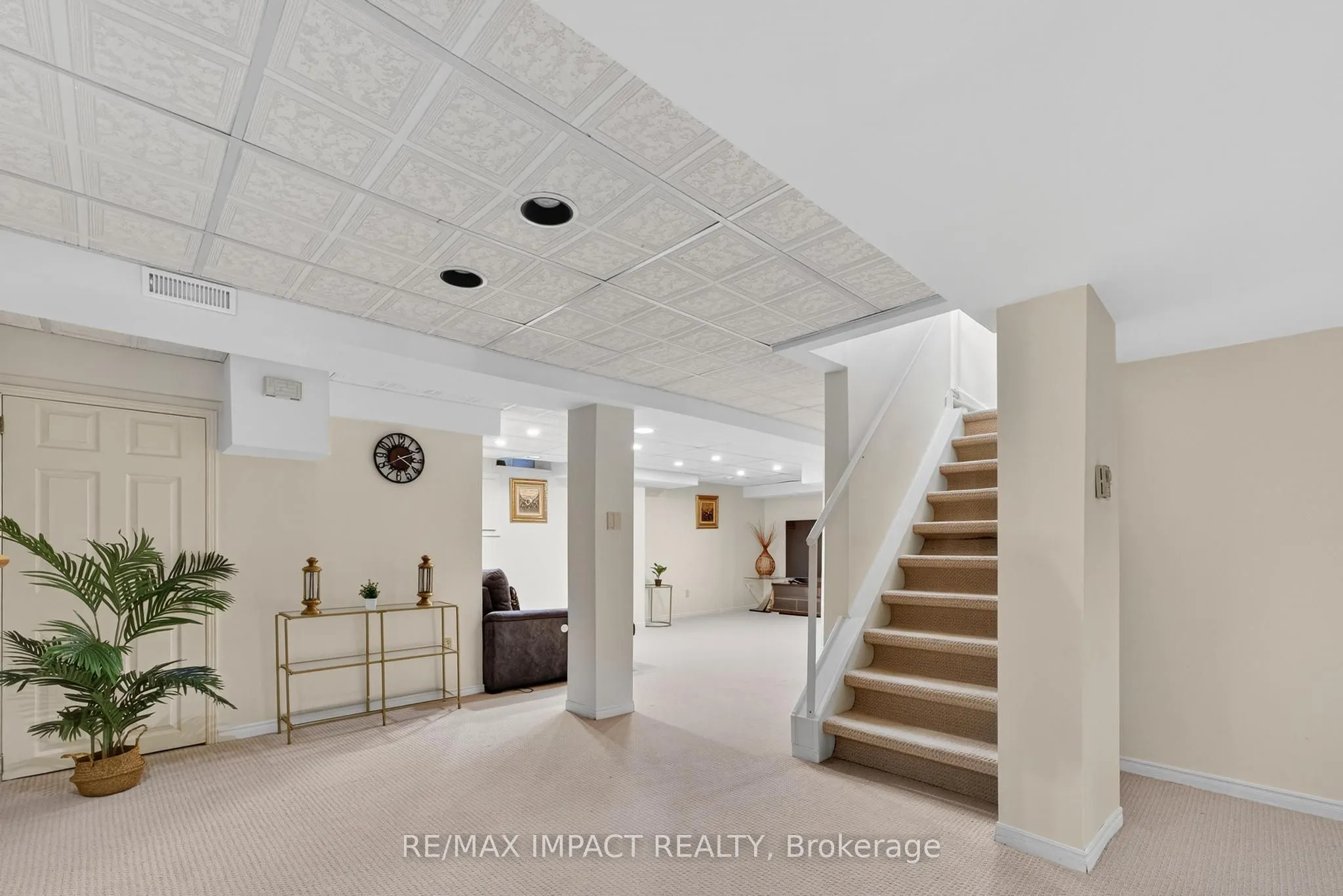 4086 Rossland Crescent