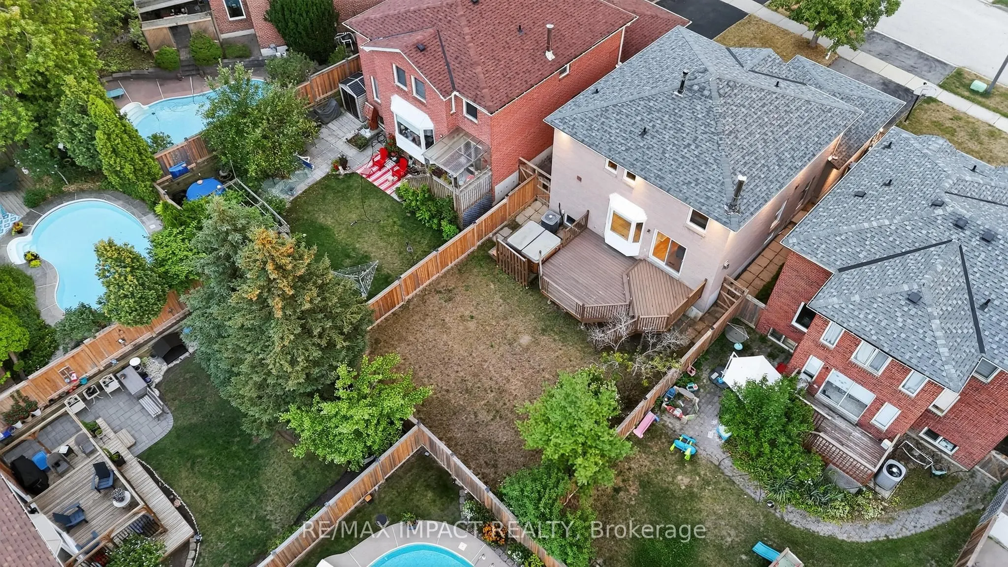 4086 Rossland Crescent