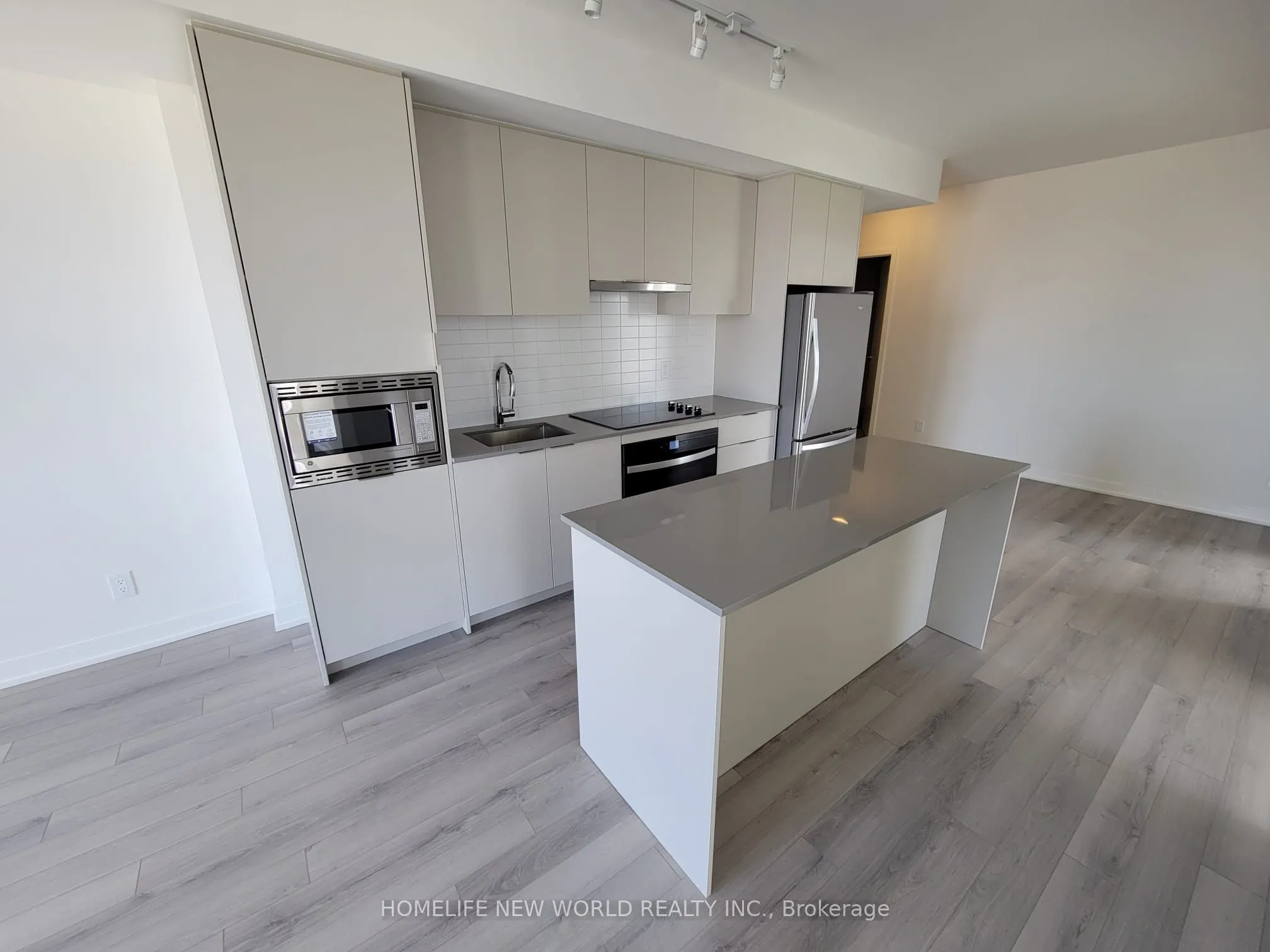 3079 Trafalgar Road, #408