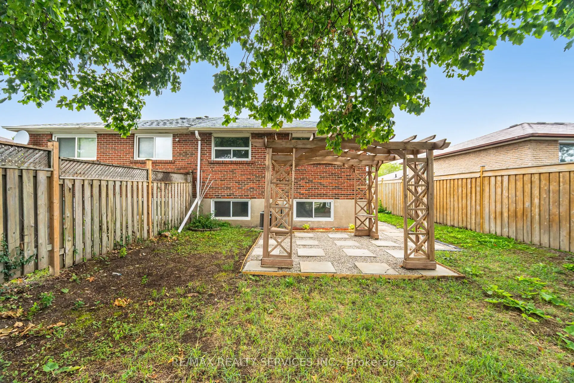 7386 Netherwood Road
