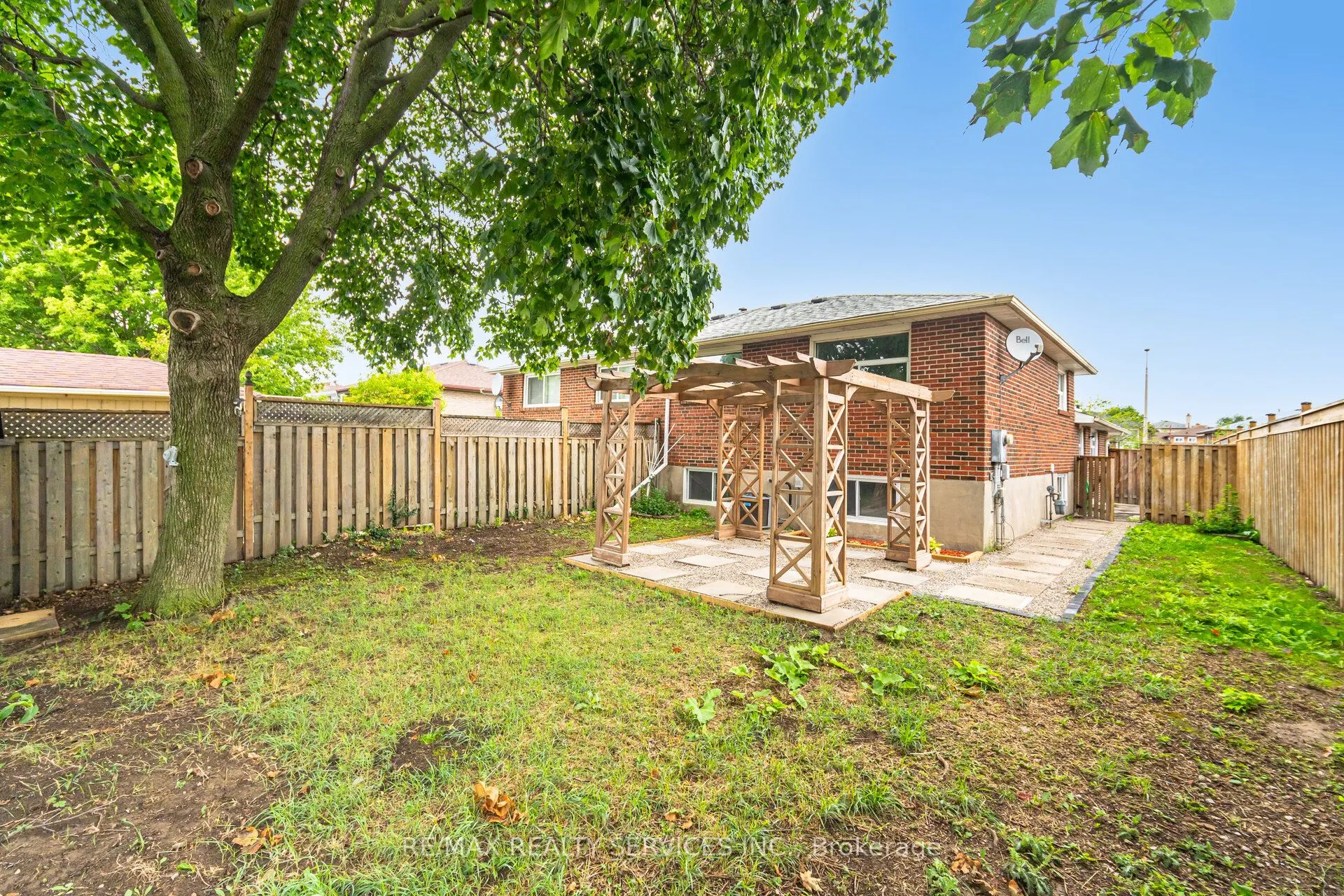 7386 Netherwood Road