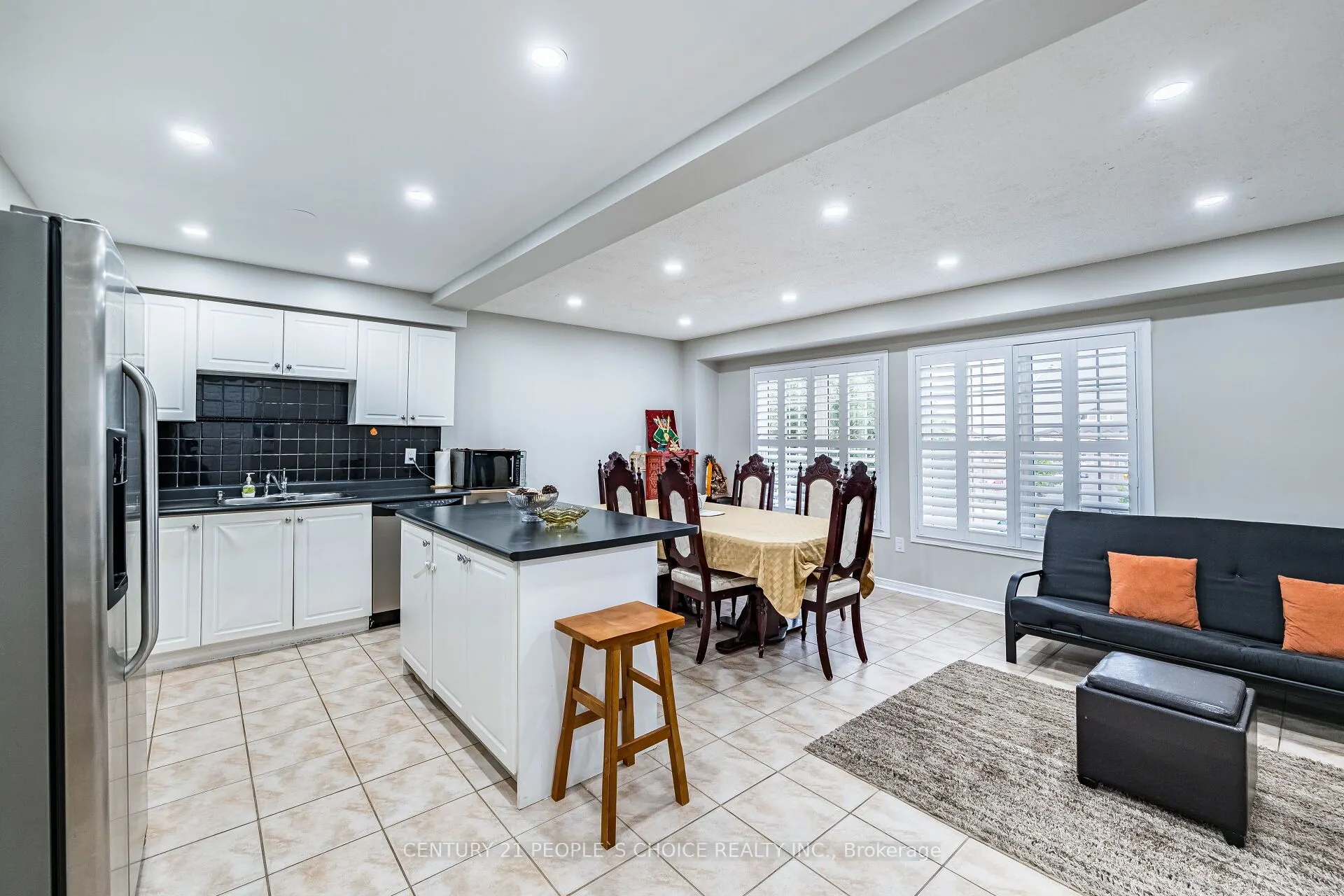 22 Domenico Crescent
