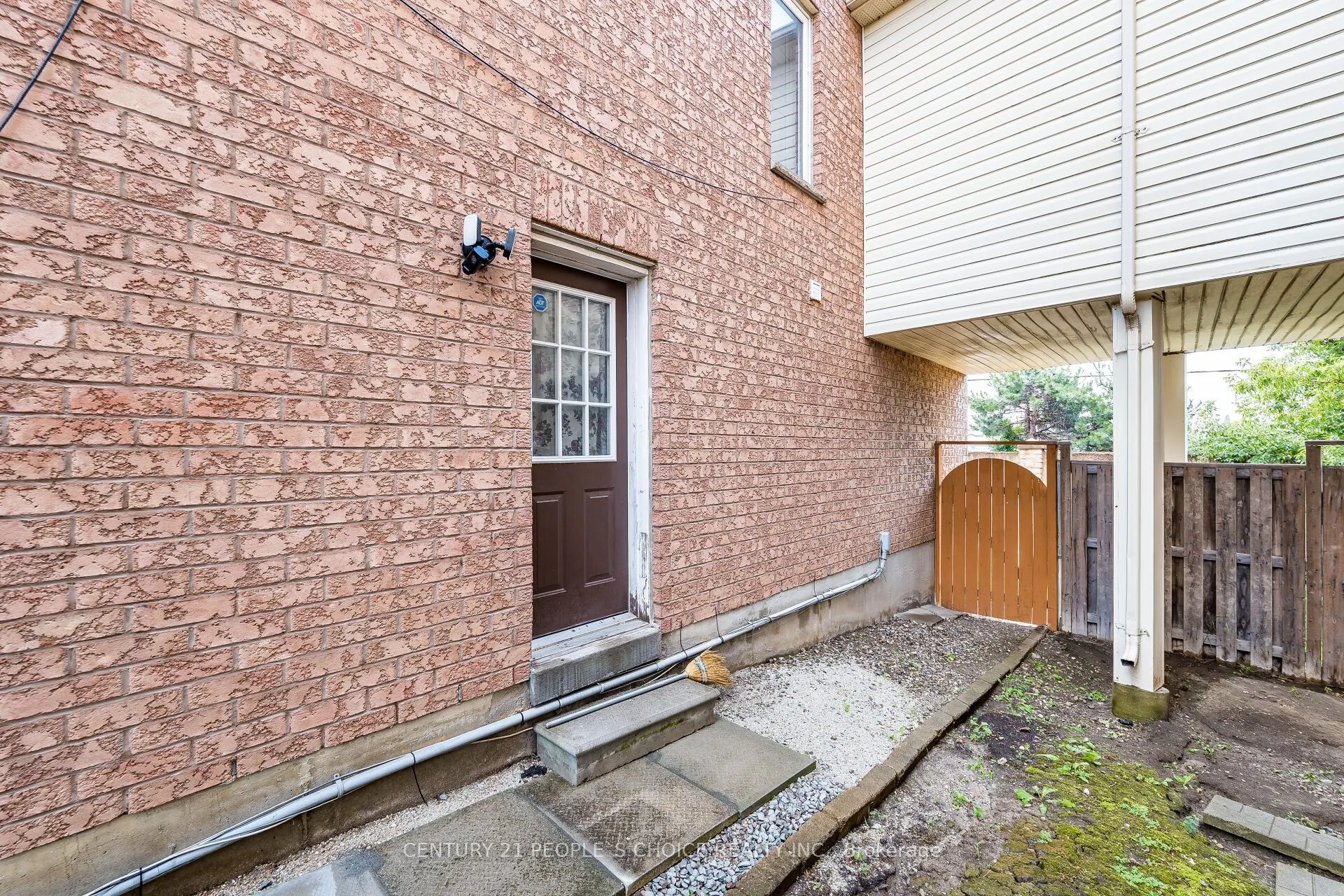 22 Domenico Crescent