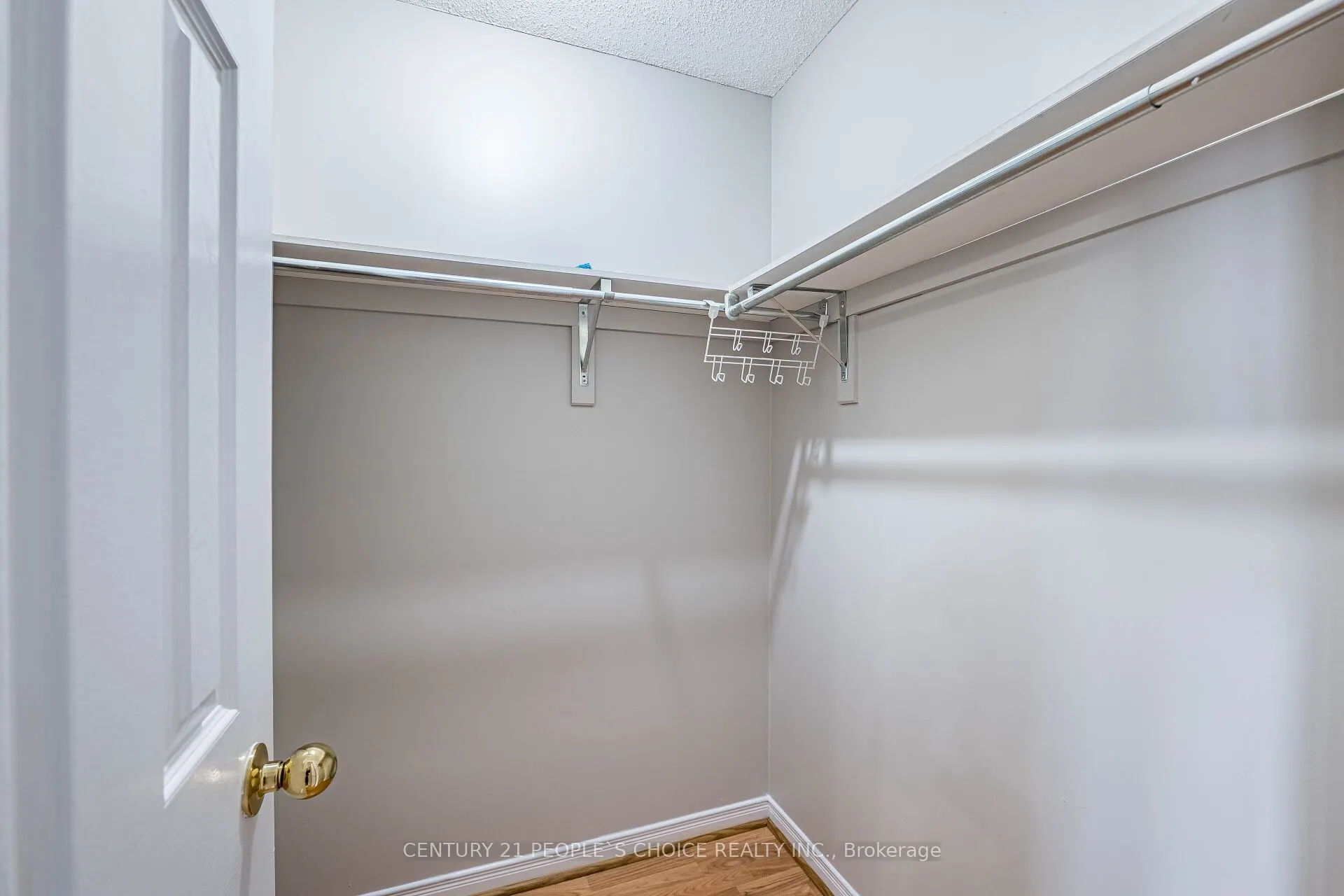 22 Domenico Crescent