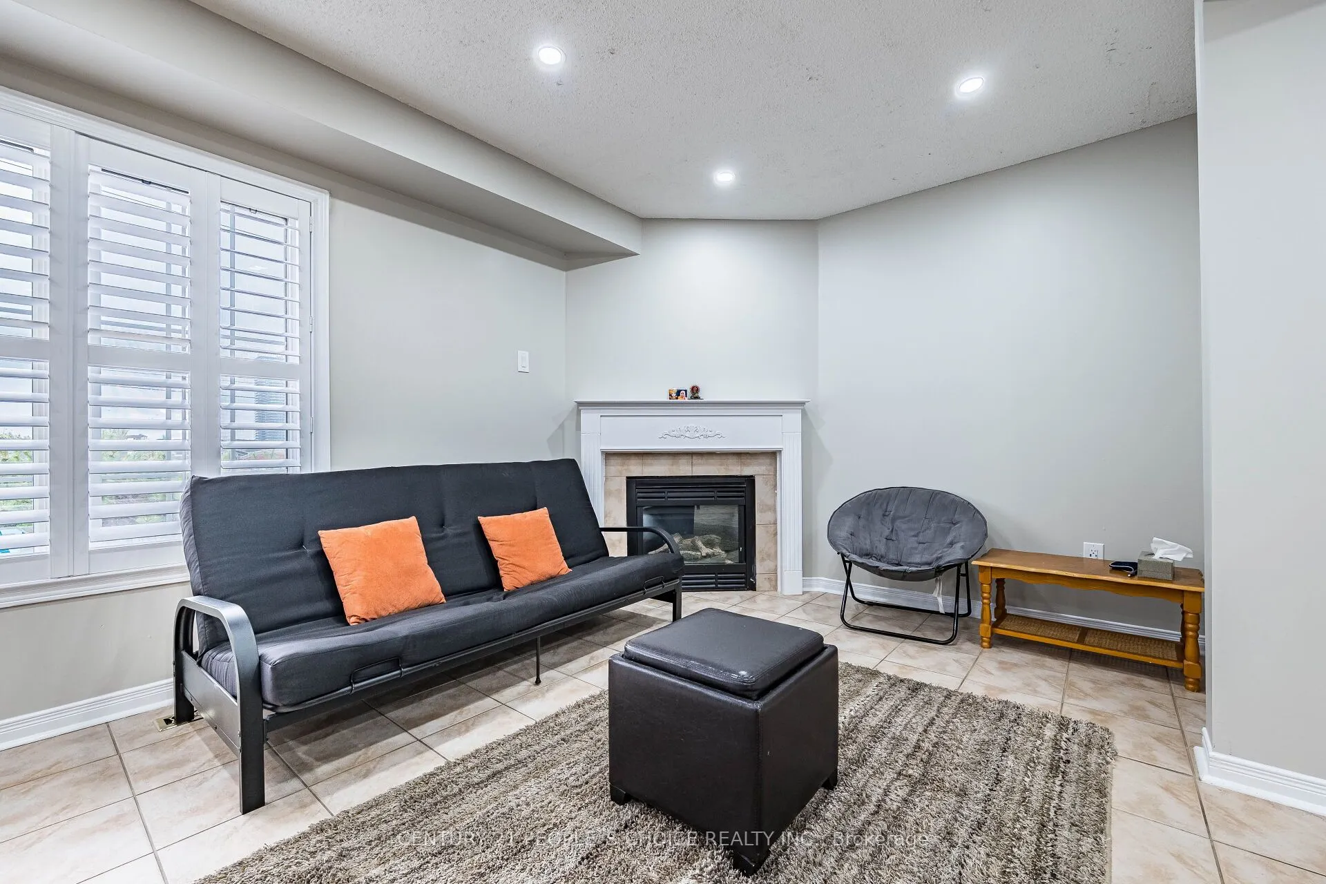 22 Domenico Crescent