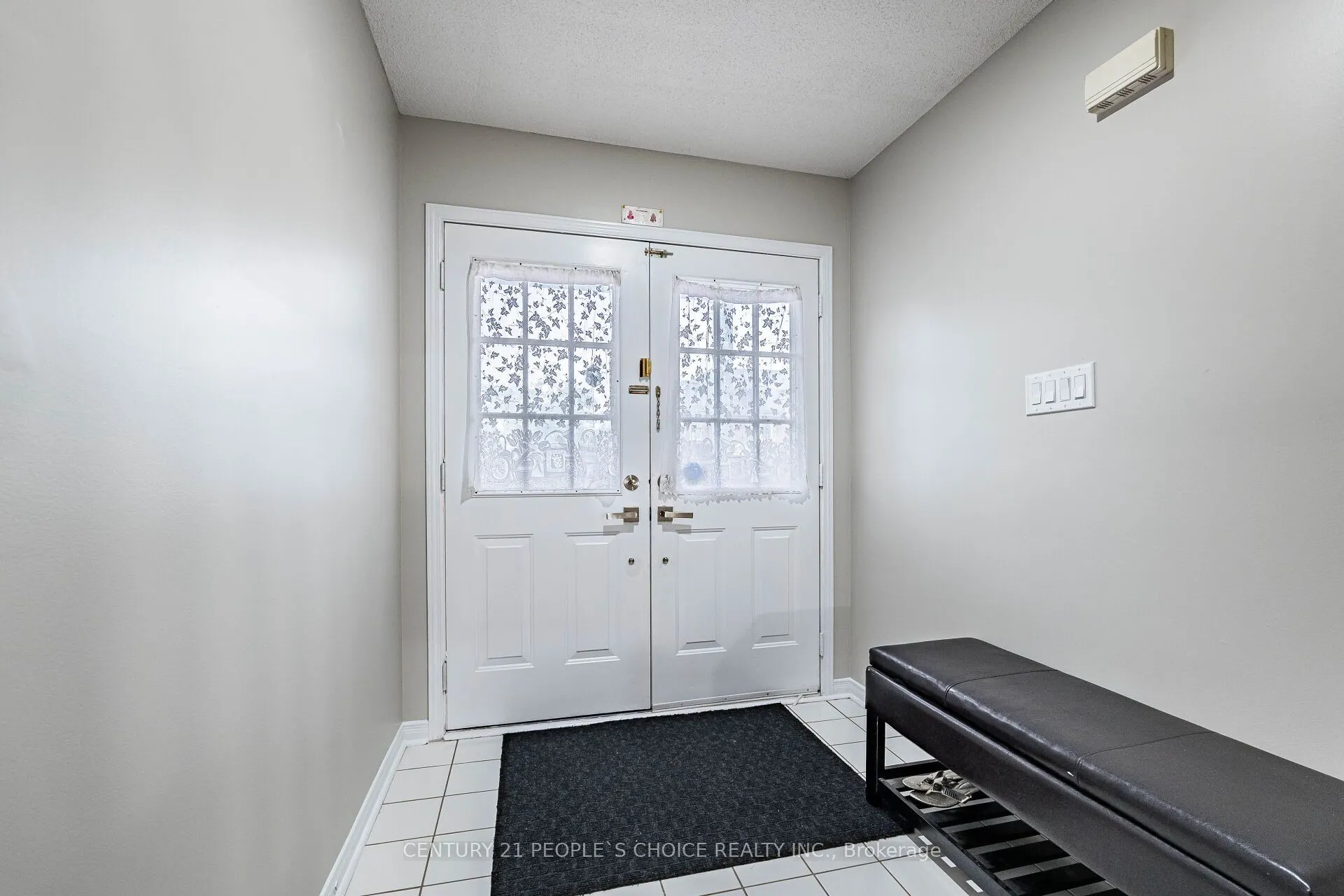 22 Domenico Crescent