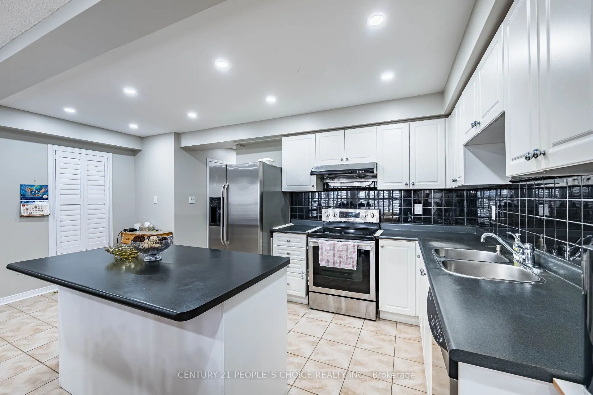 22 Domenico Crescent