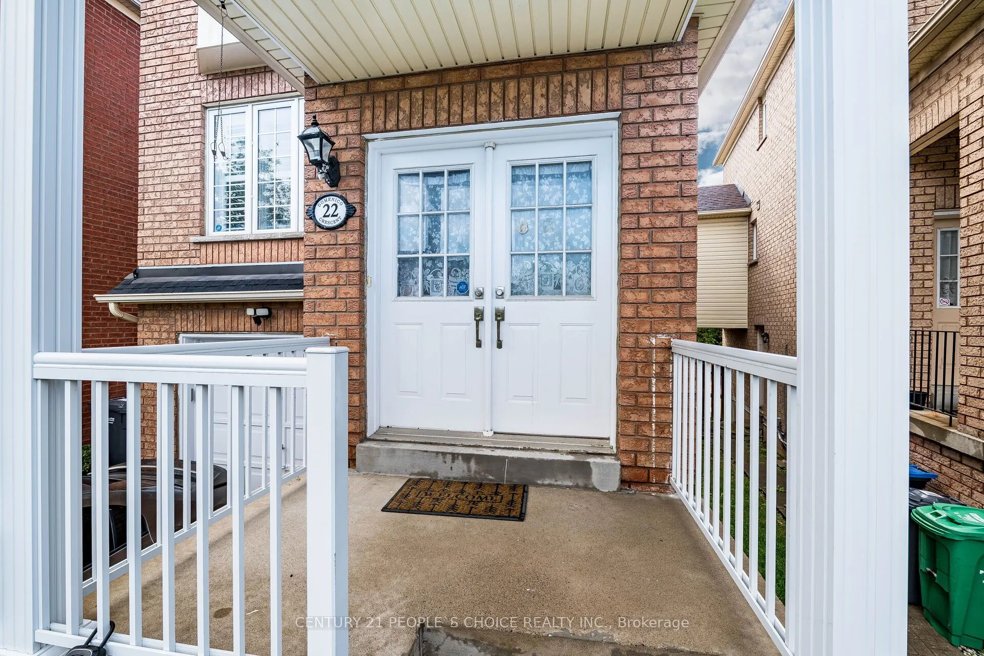 22 Domenico Crescent