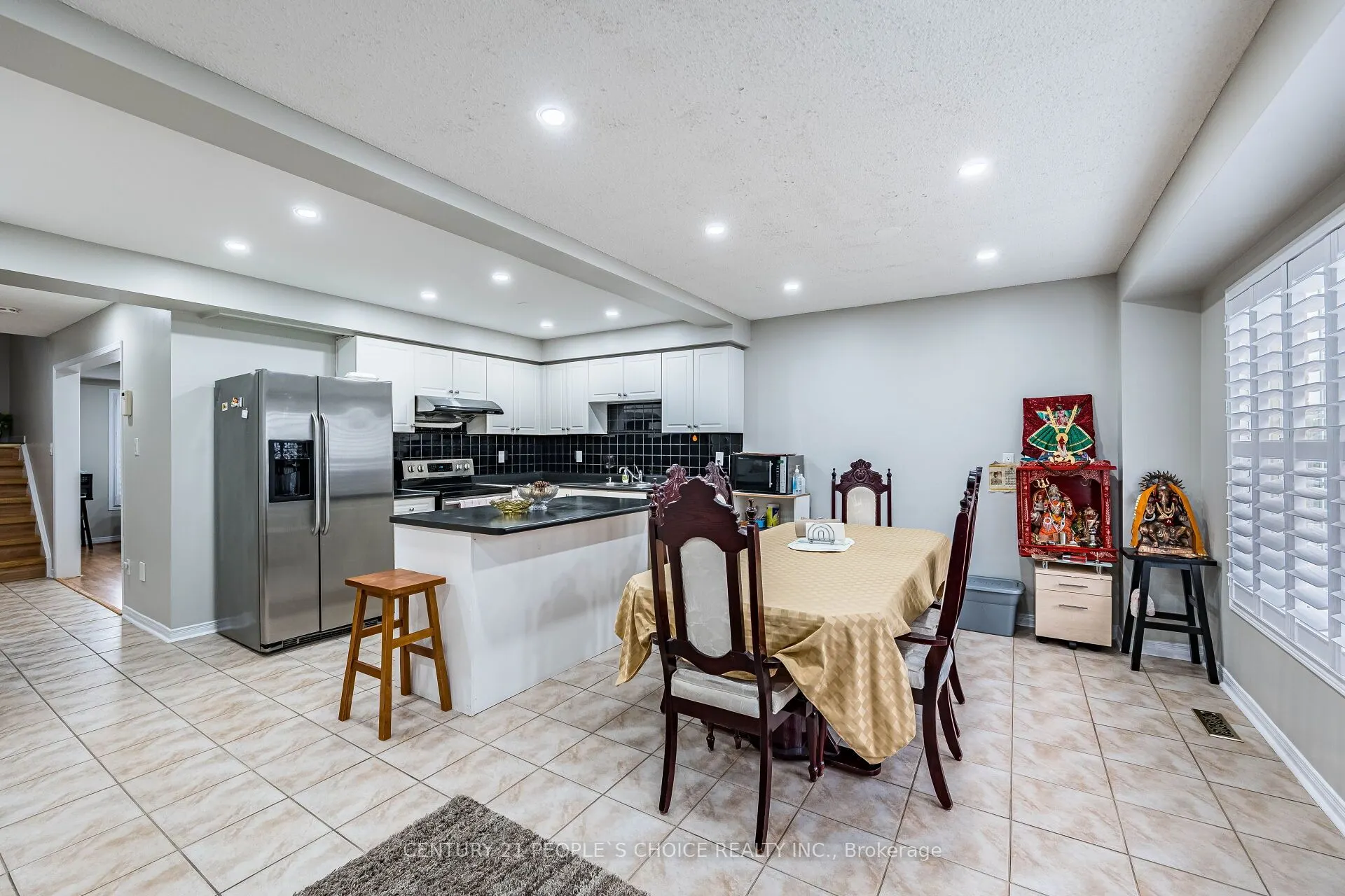 22 Domenico Crescent