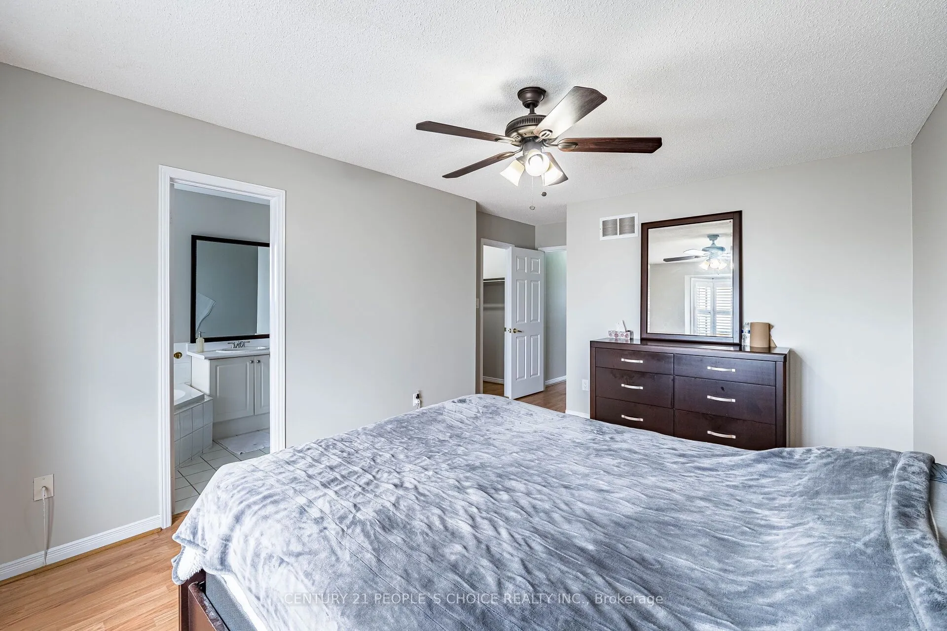 22 Domenico Crescent