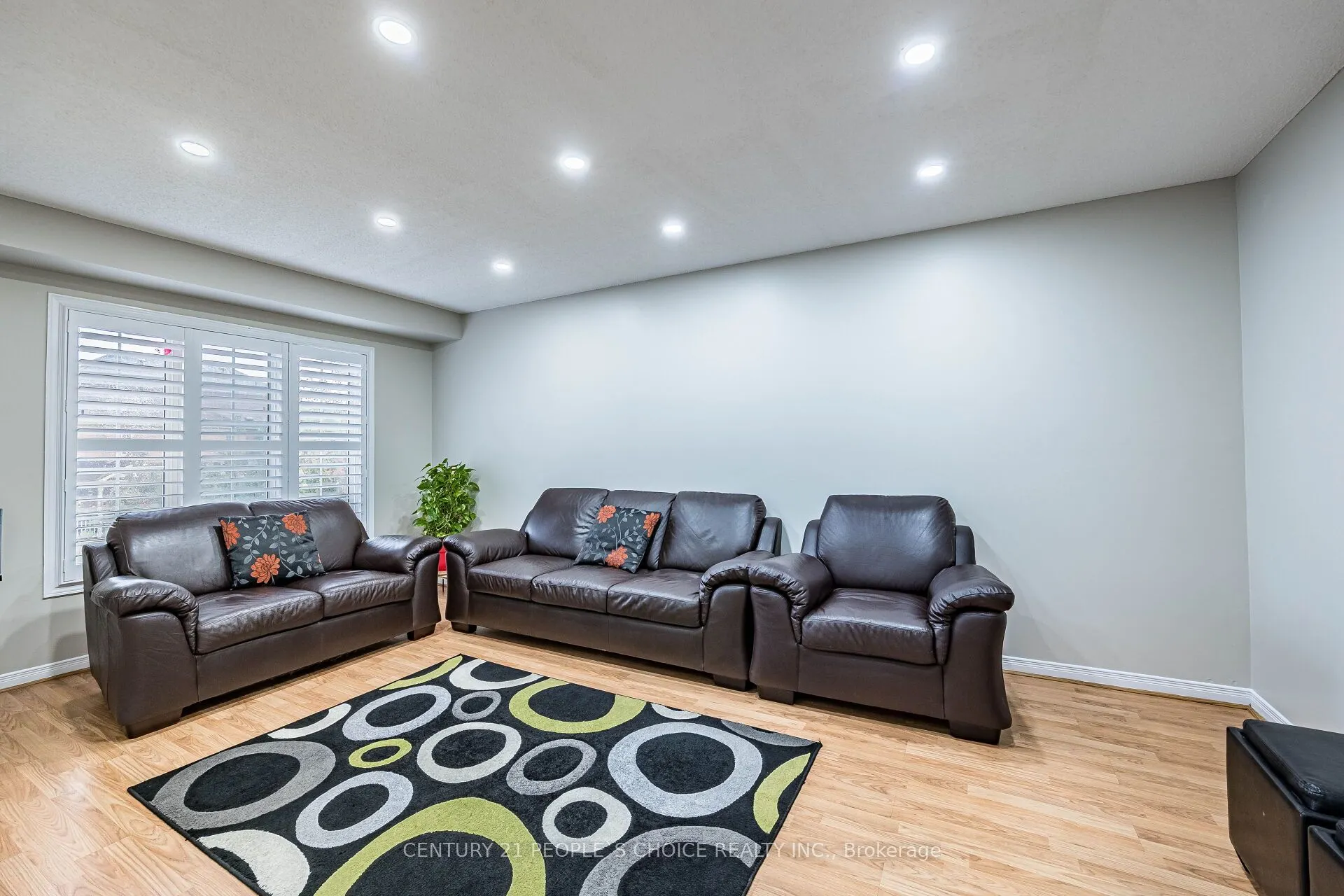 22 Domenico Crescent