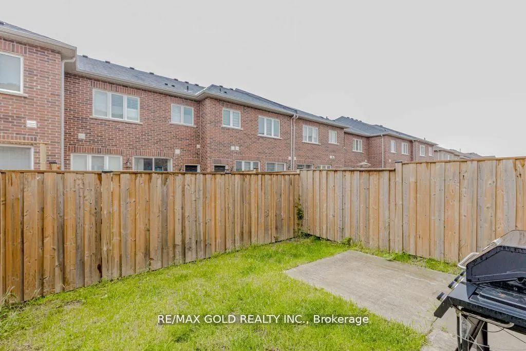 475 Queen Mary Drive