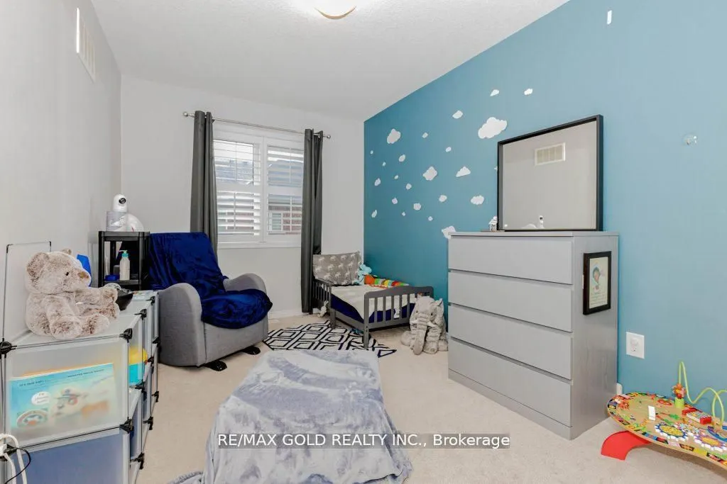 475 Queen Mary Drive