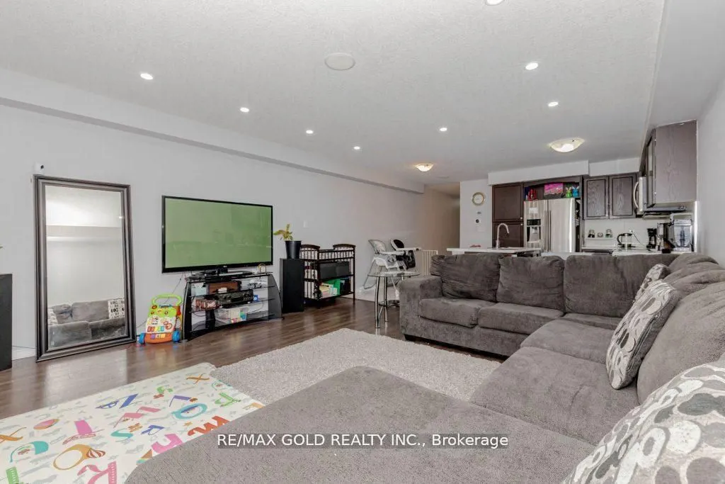475 Queen Mary Drive