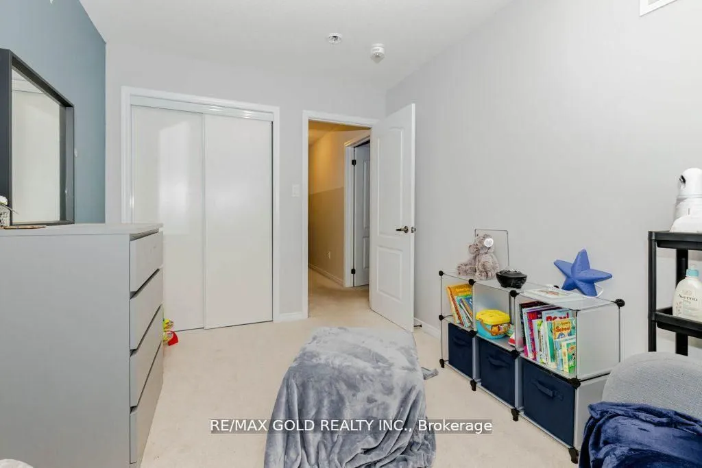 475 Queen Mary Drive