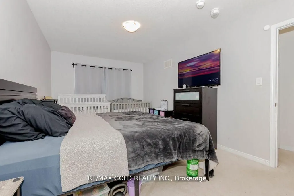 475 Queen Mary Drive