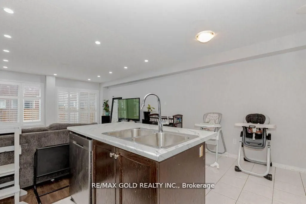 475 Queen Mary Drive