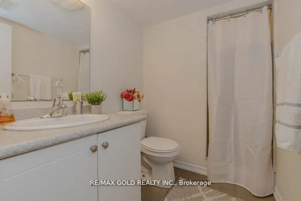 475 Queen Mary Drive