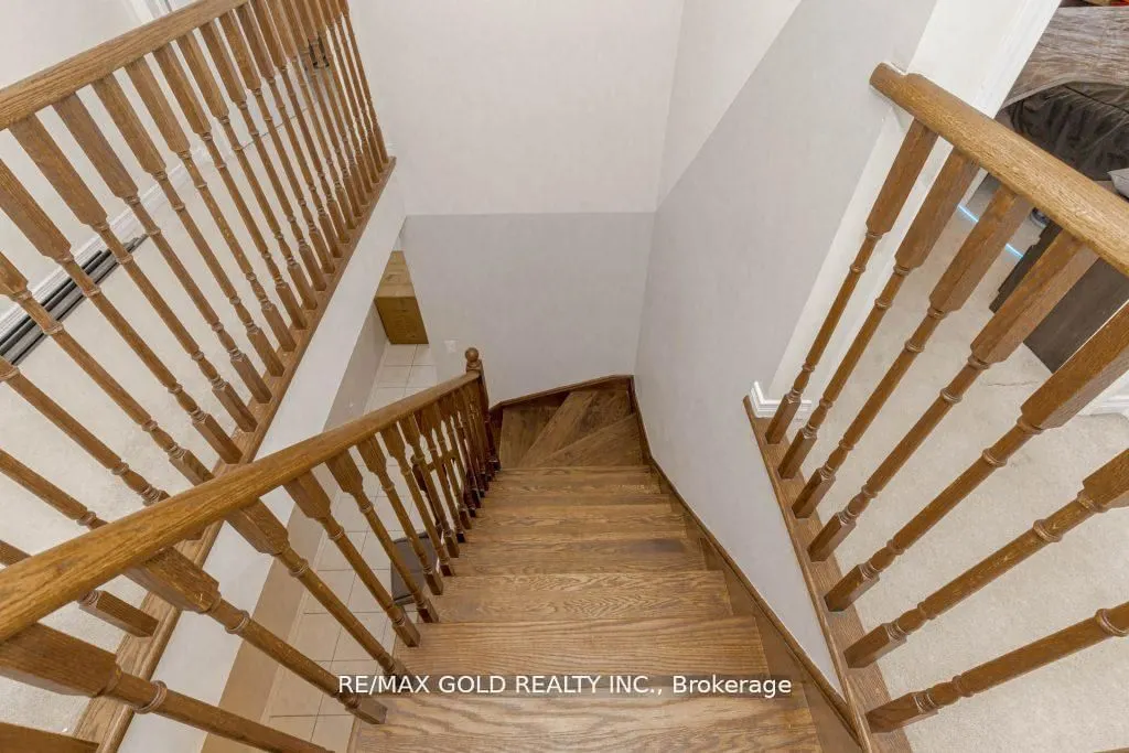 475 Queen Mary Drive