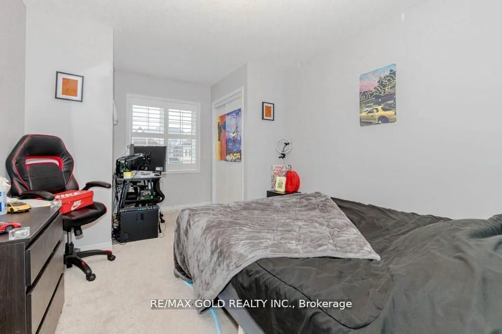 475 Queen Mary Drive