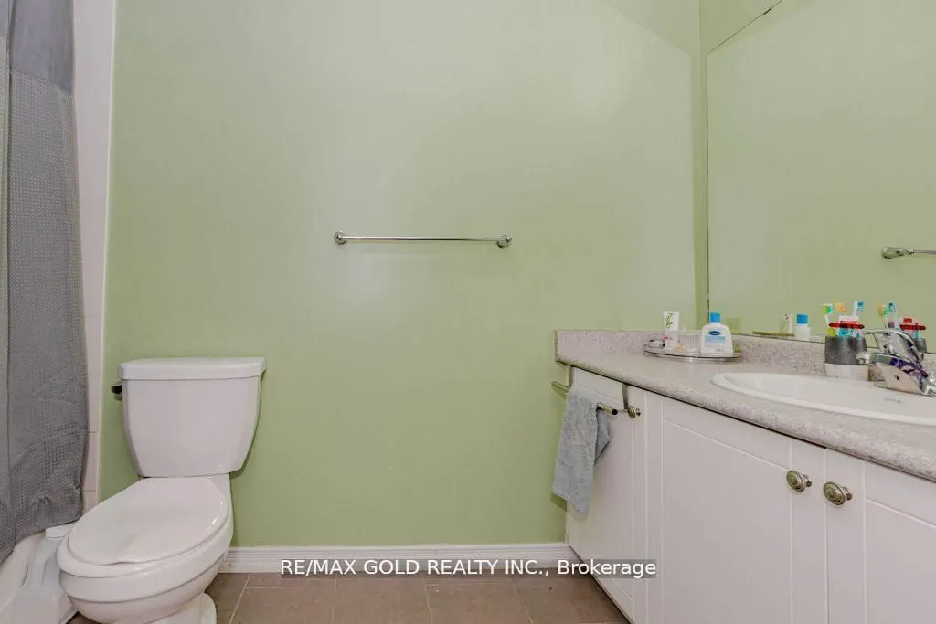 475 Queen Mary Drive