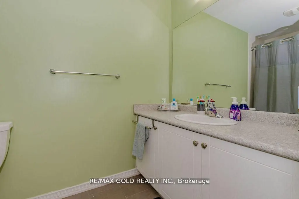475 Queen Mary Drive