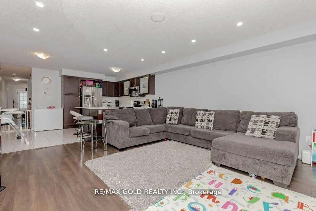 475 Queen Mary Drive
