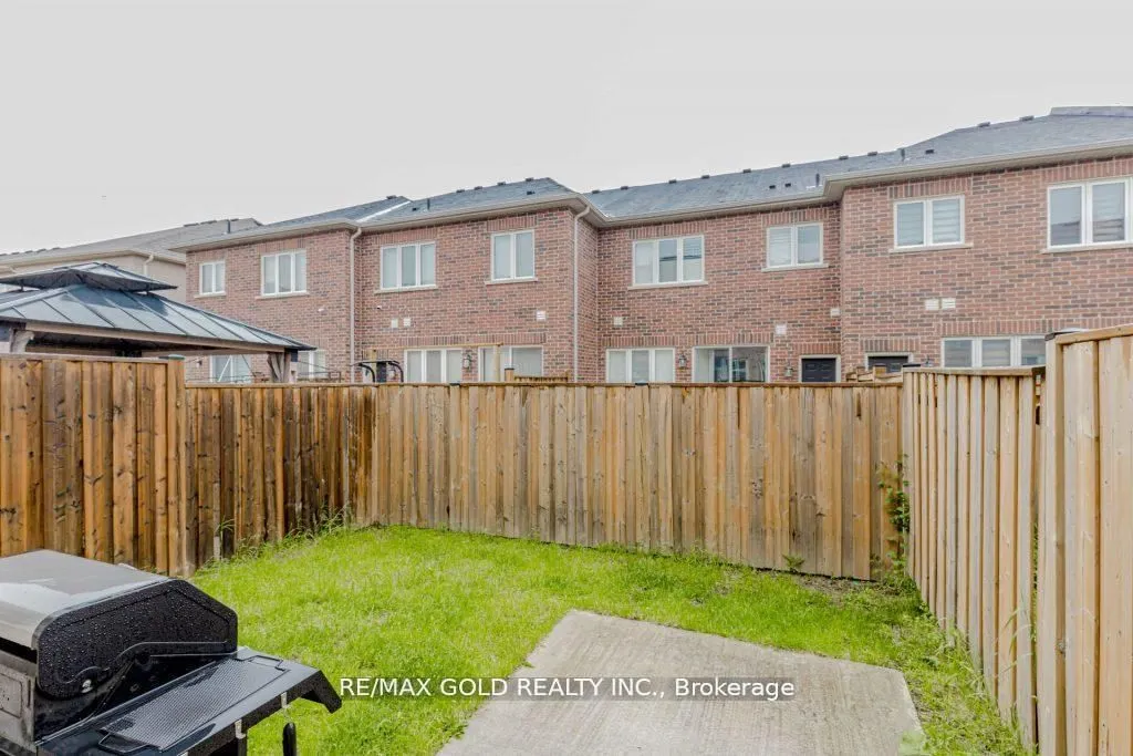 475 Queen Mary Drive