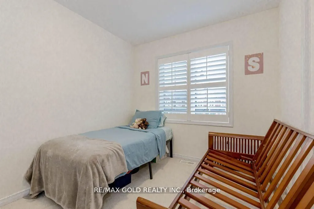 475 Queen Mary Drive