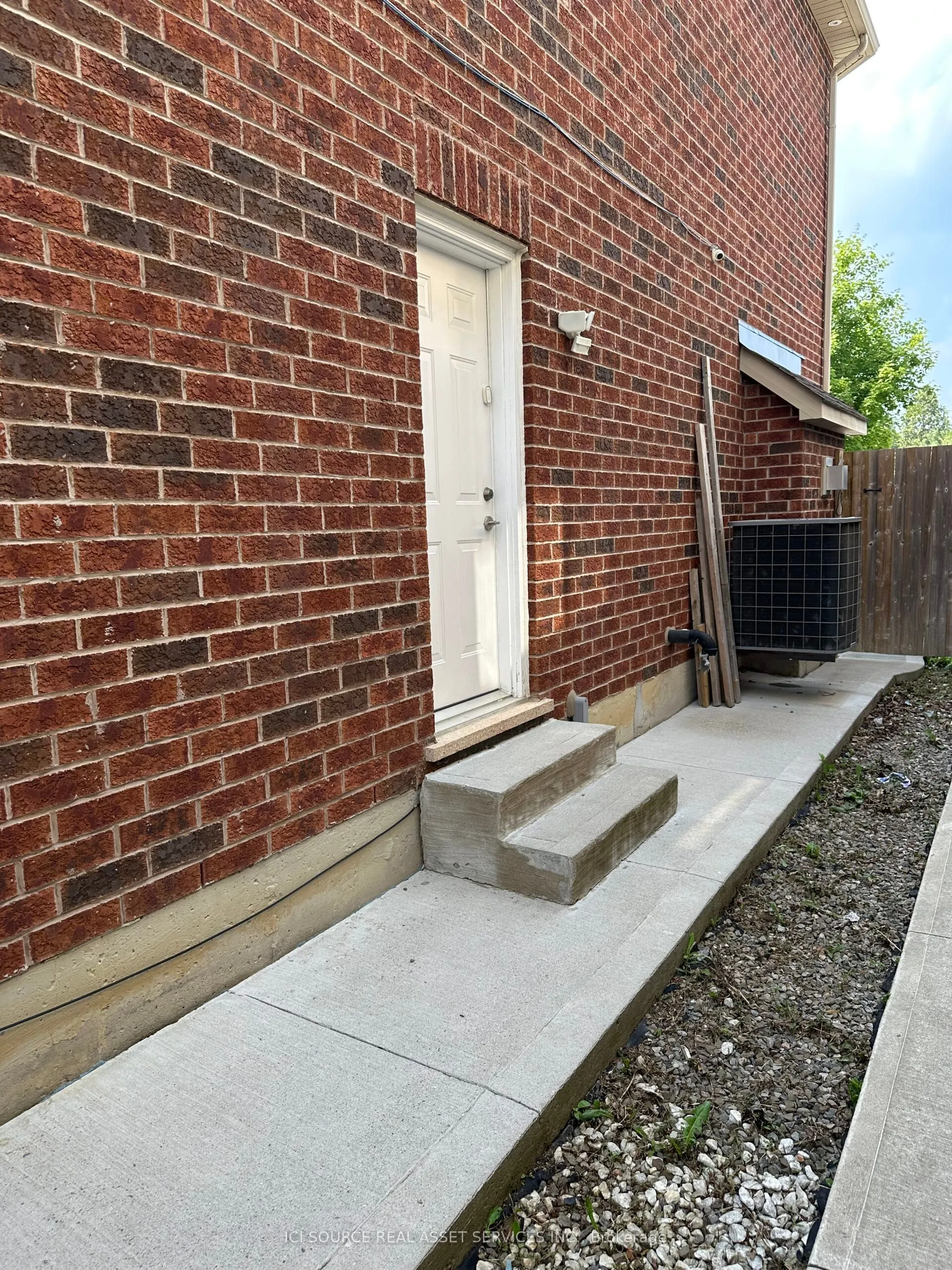 8 Nelly Court, #2