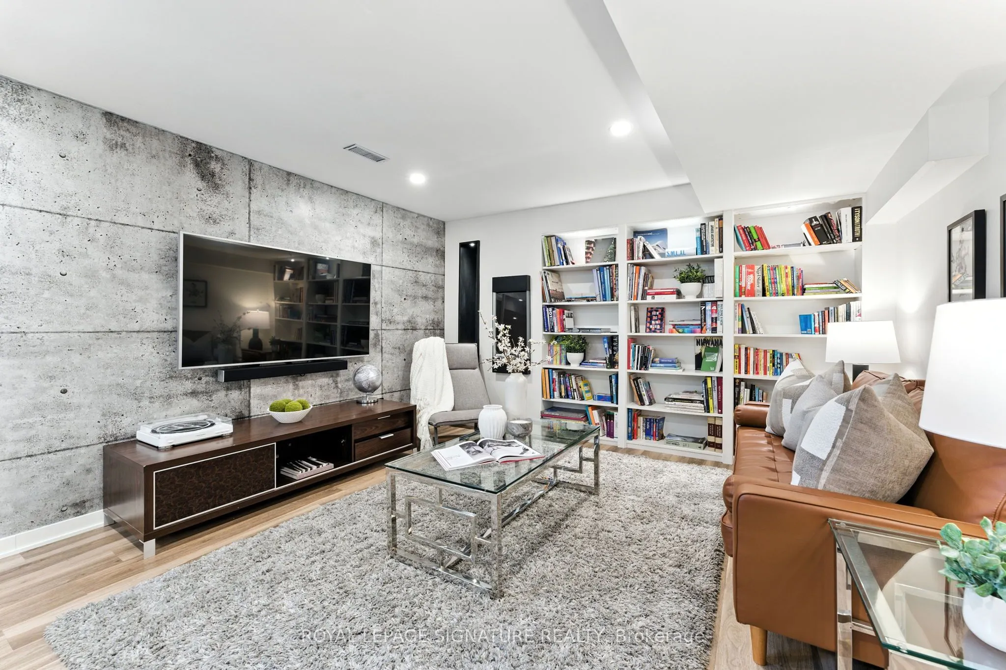 618 Eden Place