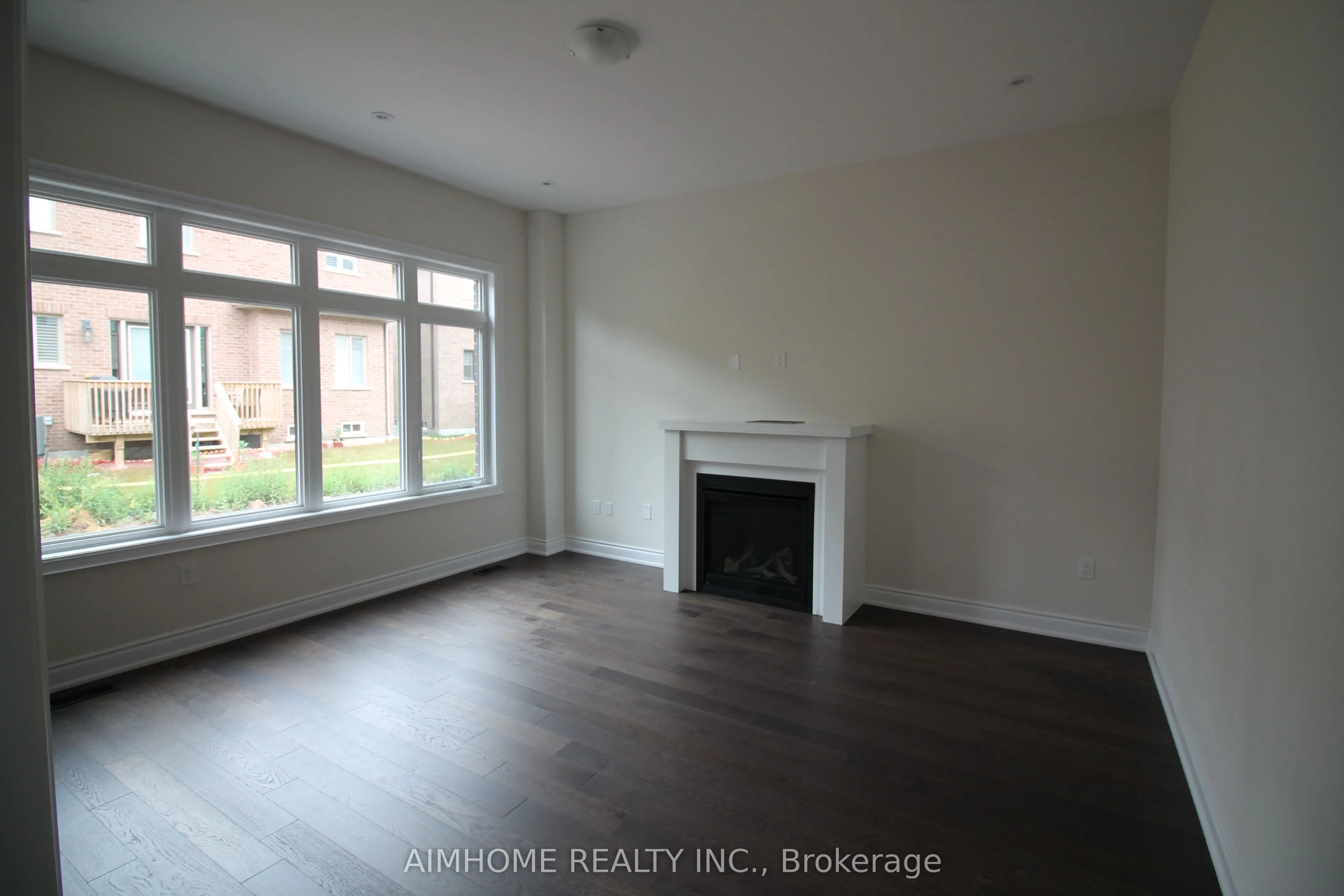 3453 Mosley Gate