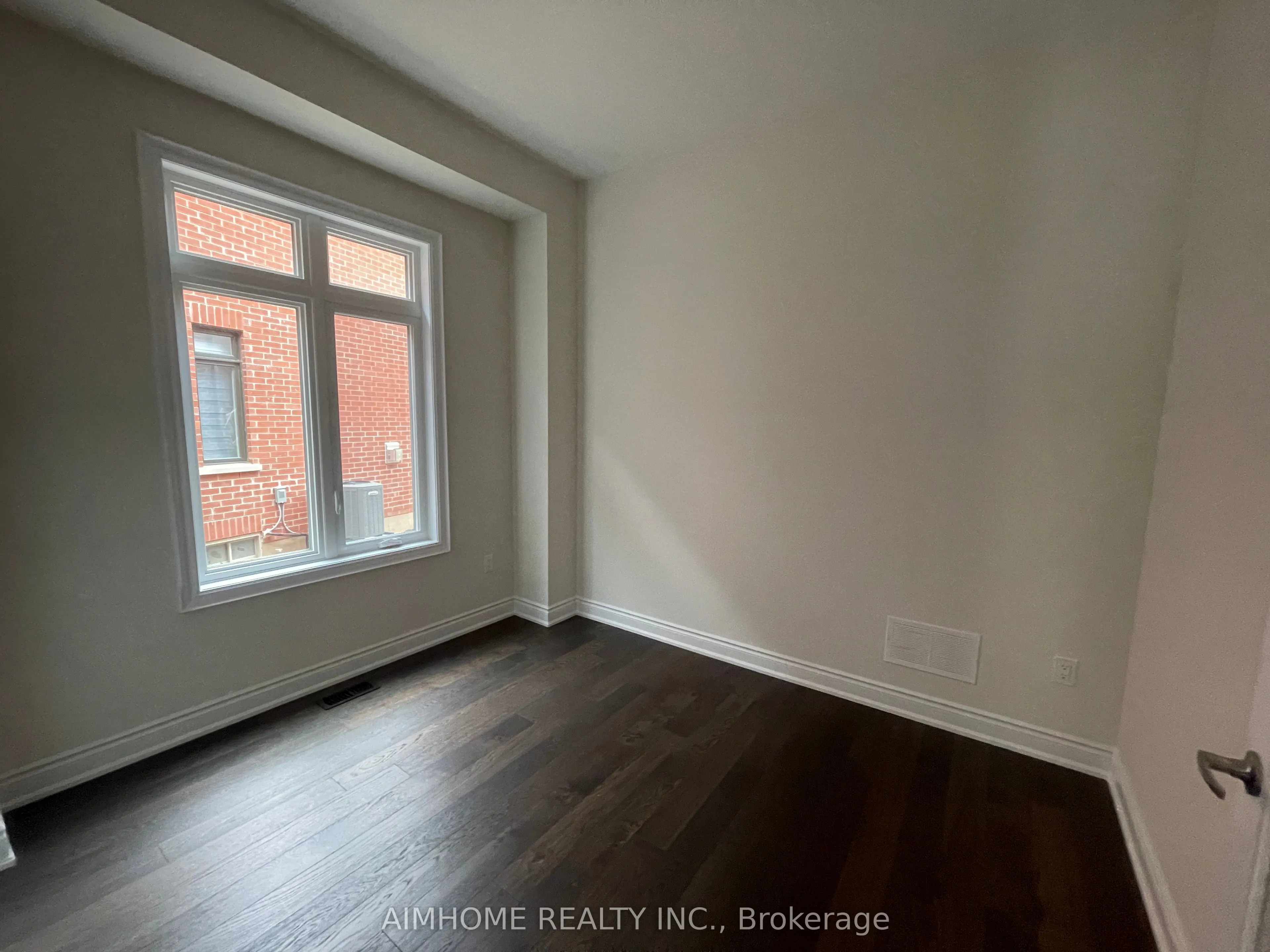 3453 Mosley Gate