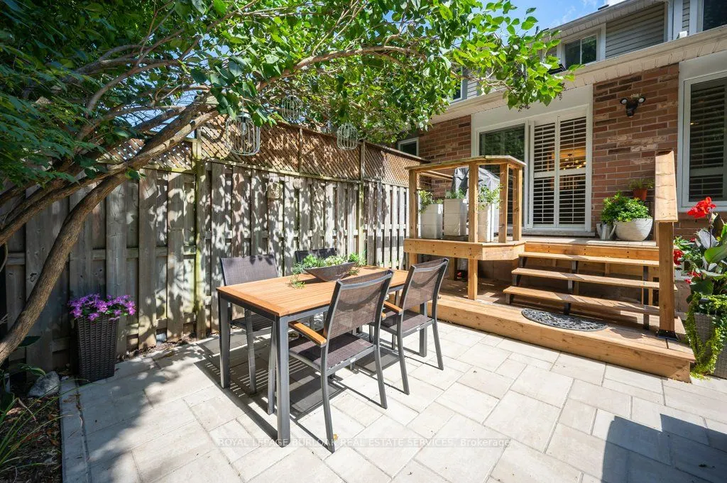 2044 Broadleaf Crescent