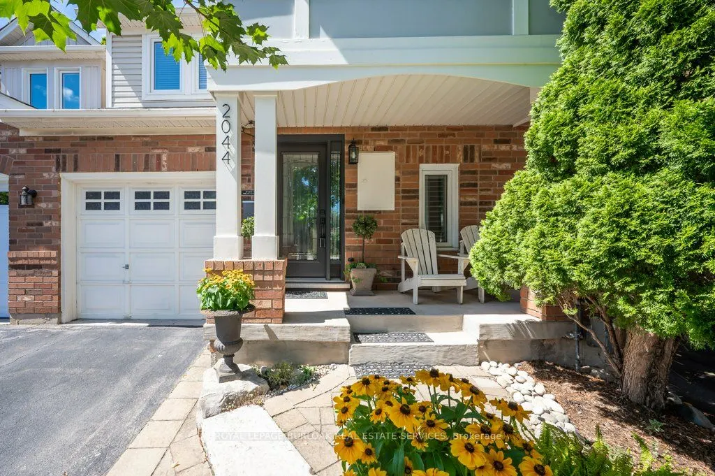 2044 Broadleaf Crescent