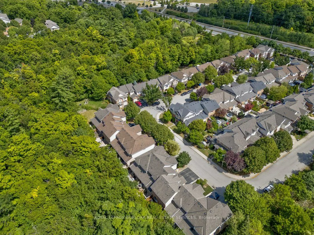2044 Broadleaf Crescent