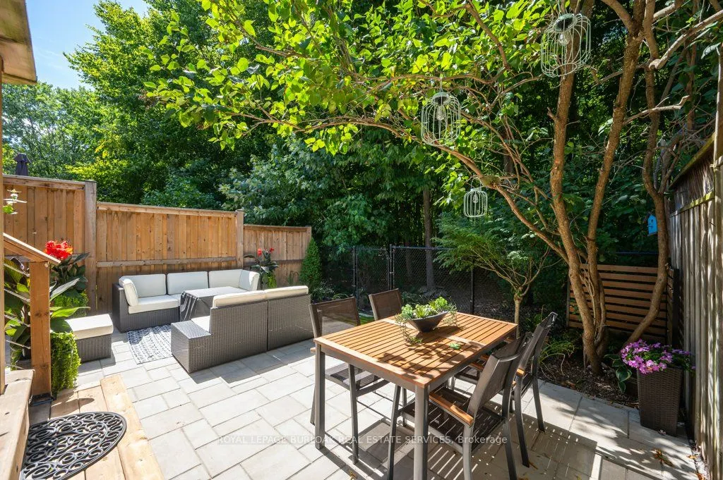 2044 Broadleaf Crescent