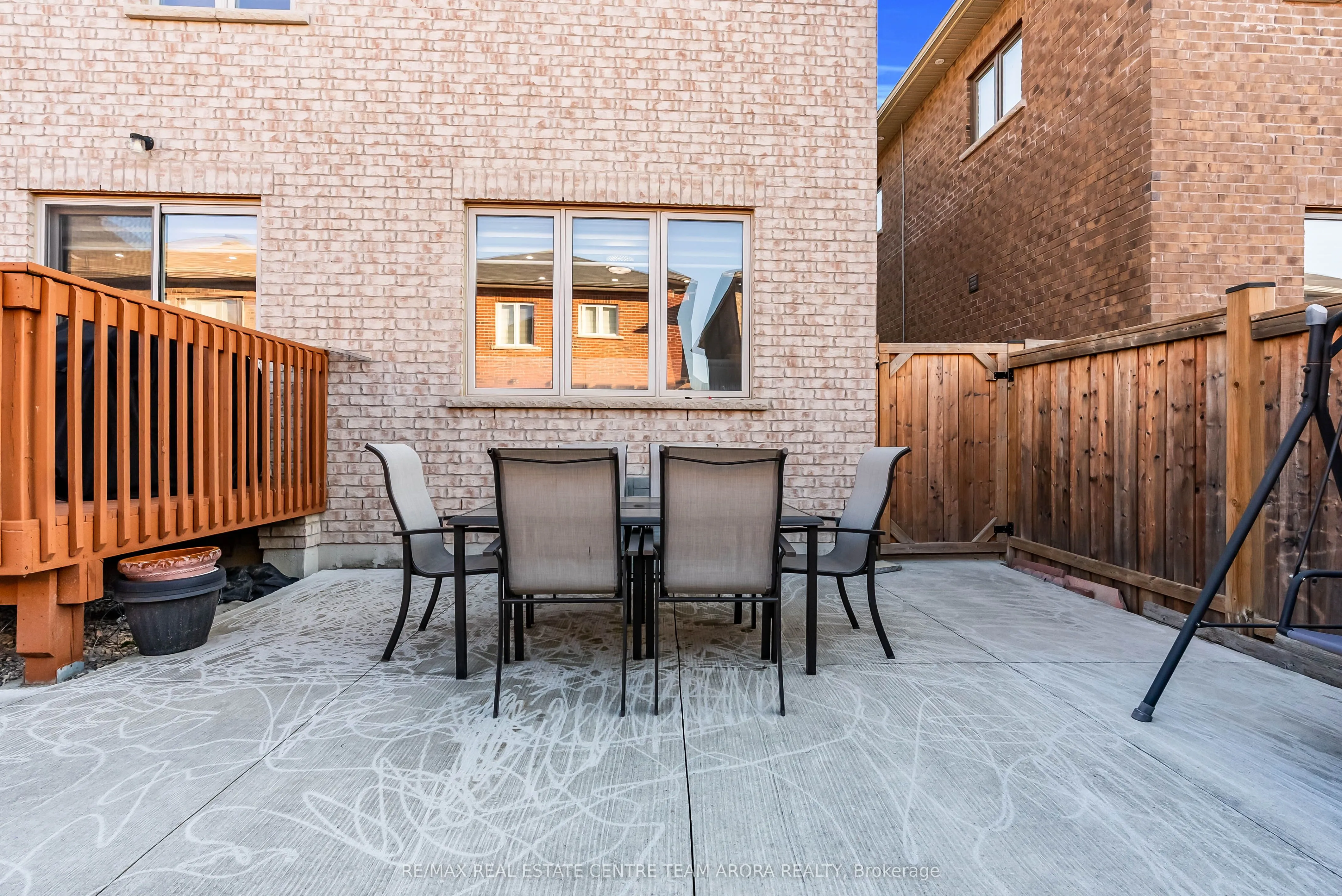 25 Hammerhead Road