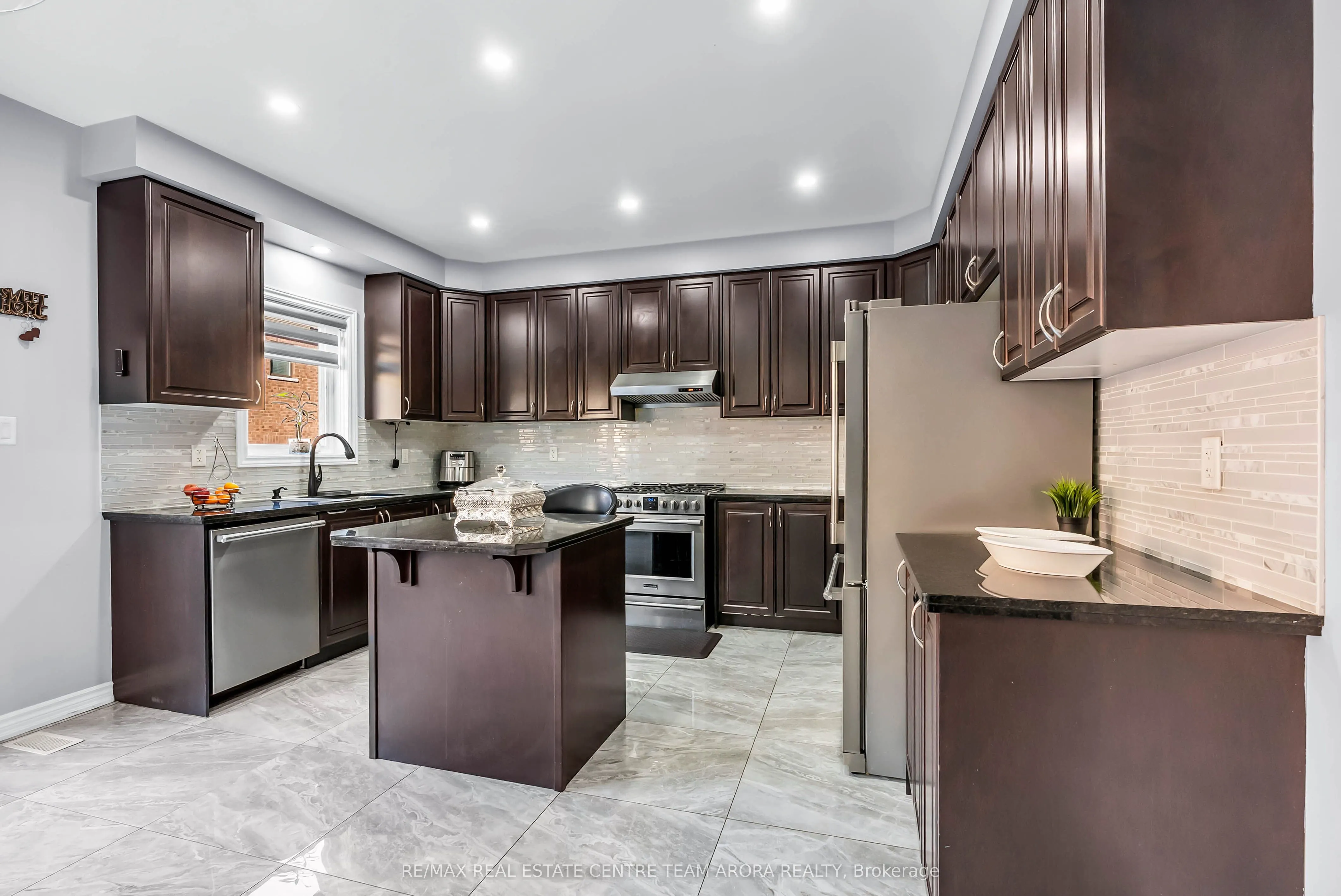 25 Hammerhead Road