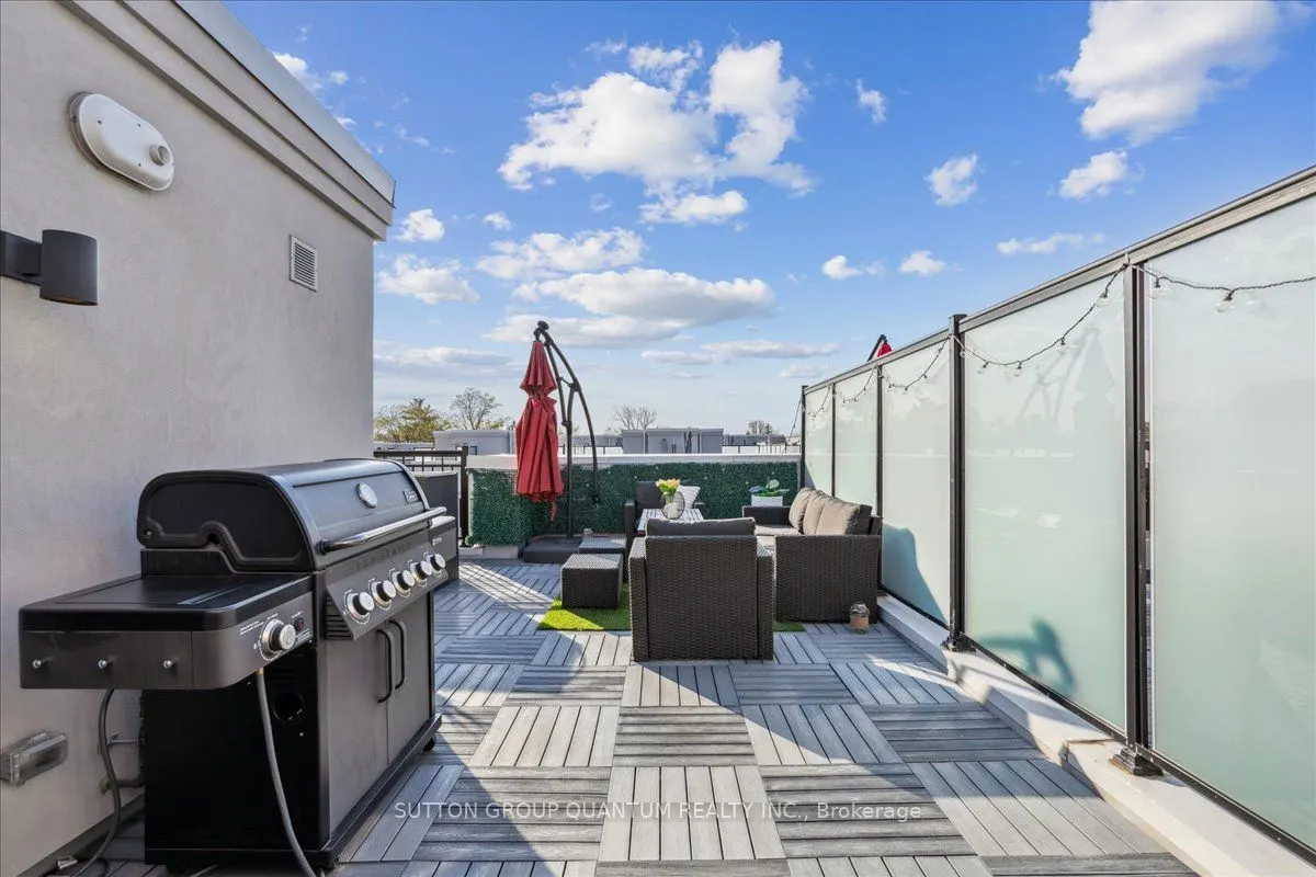652 Cricklewood Drive, #220