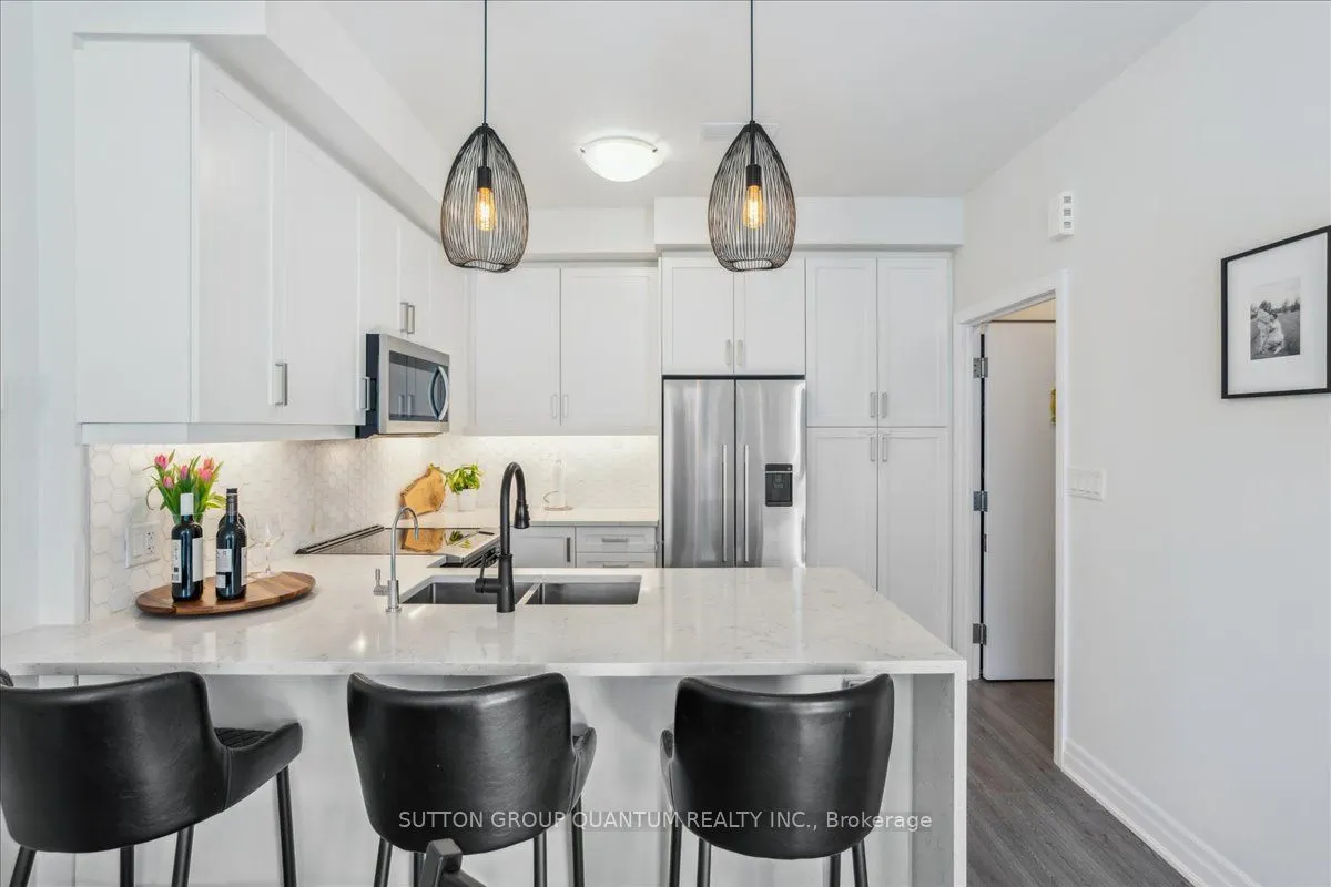 652 Cricklewood Drive, #220