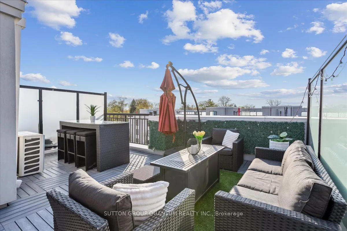 652 Cricklewood Drive, #220