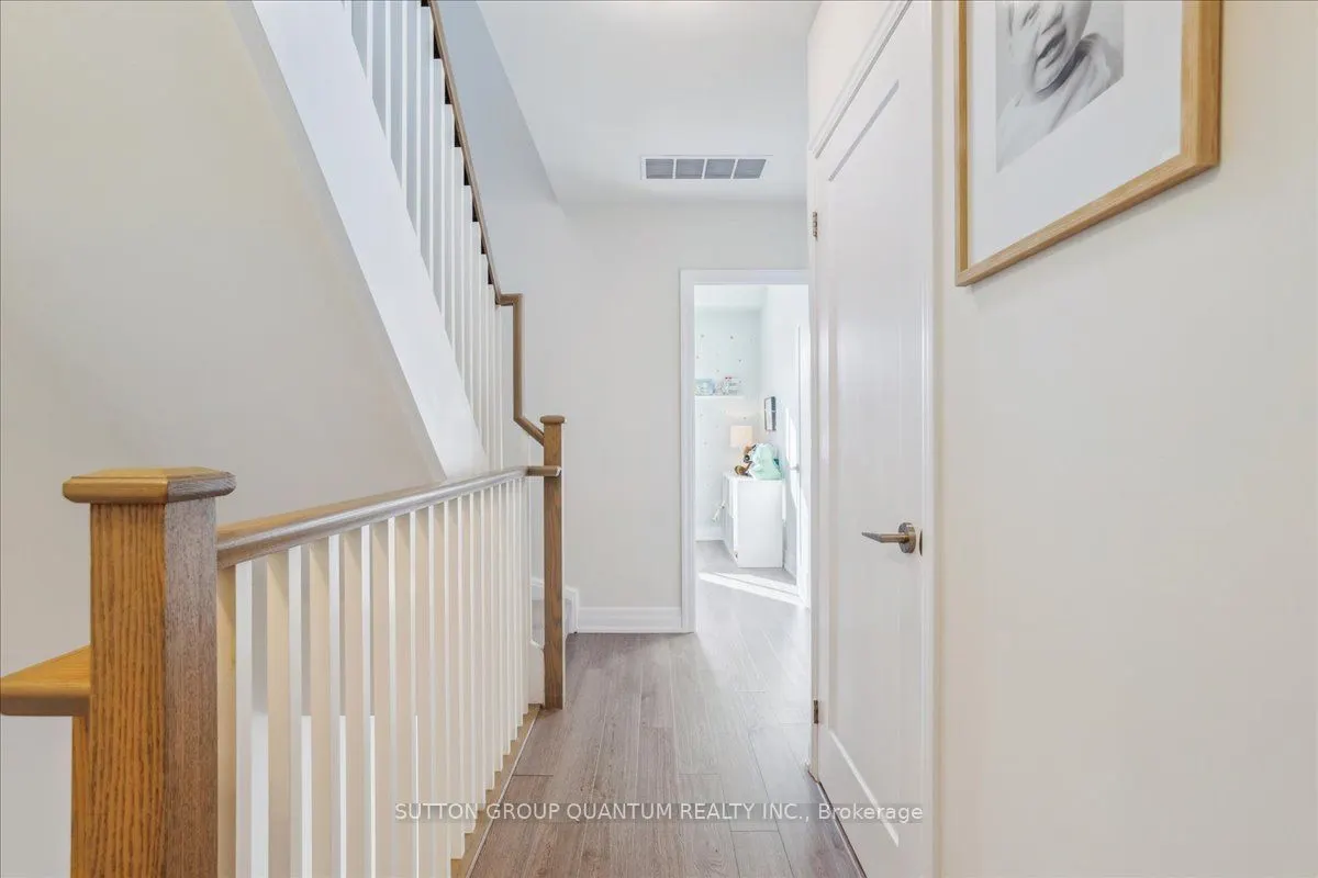 652 Cricklewood Drive, #220